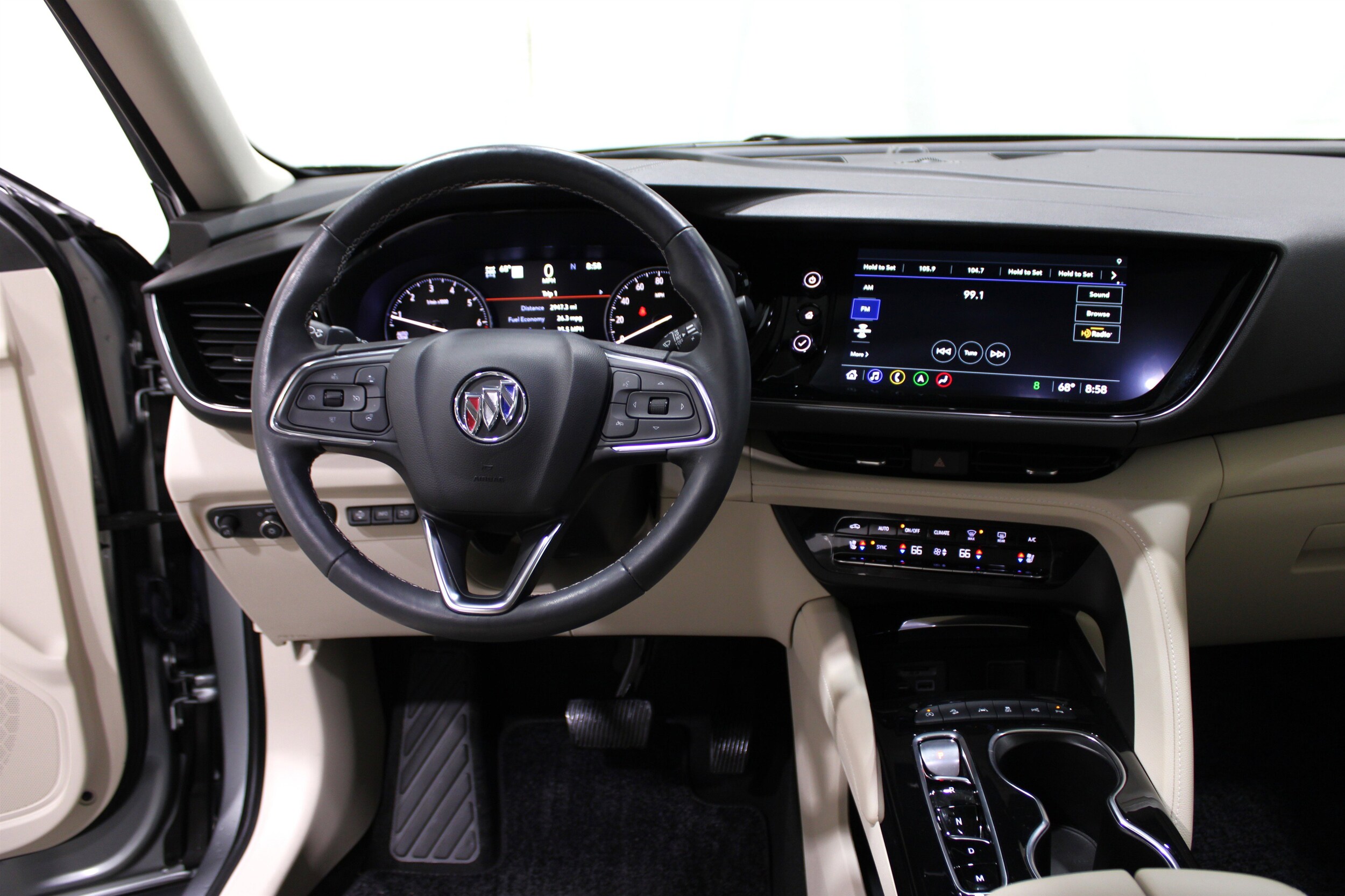 2023 Buick Envision Avenir photo 2