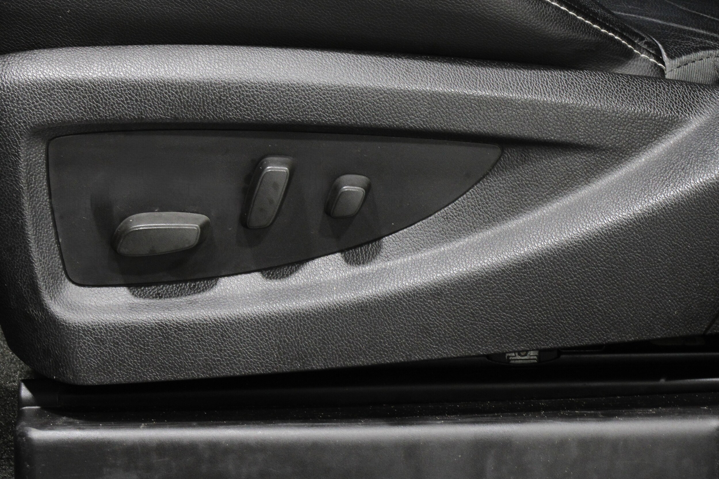 2015 Chevrolet Silverado 2500HD LT photo 4