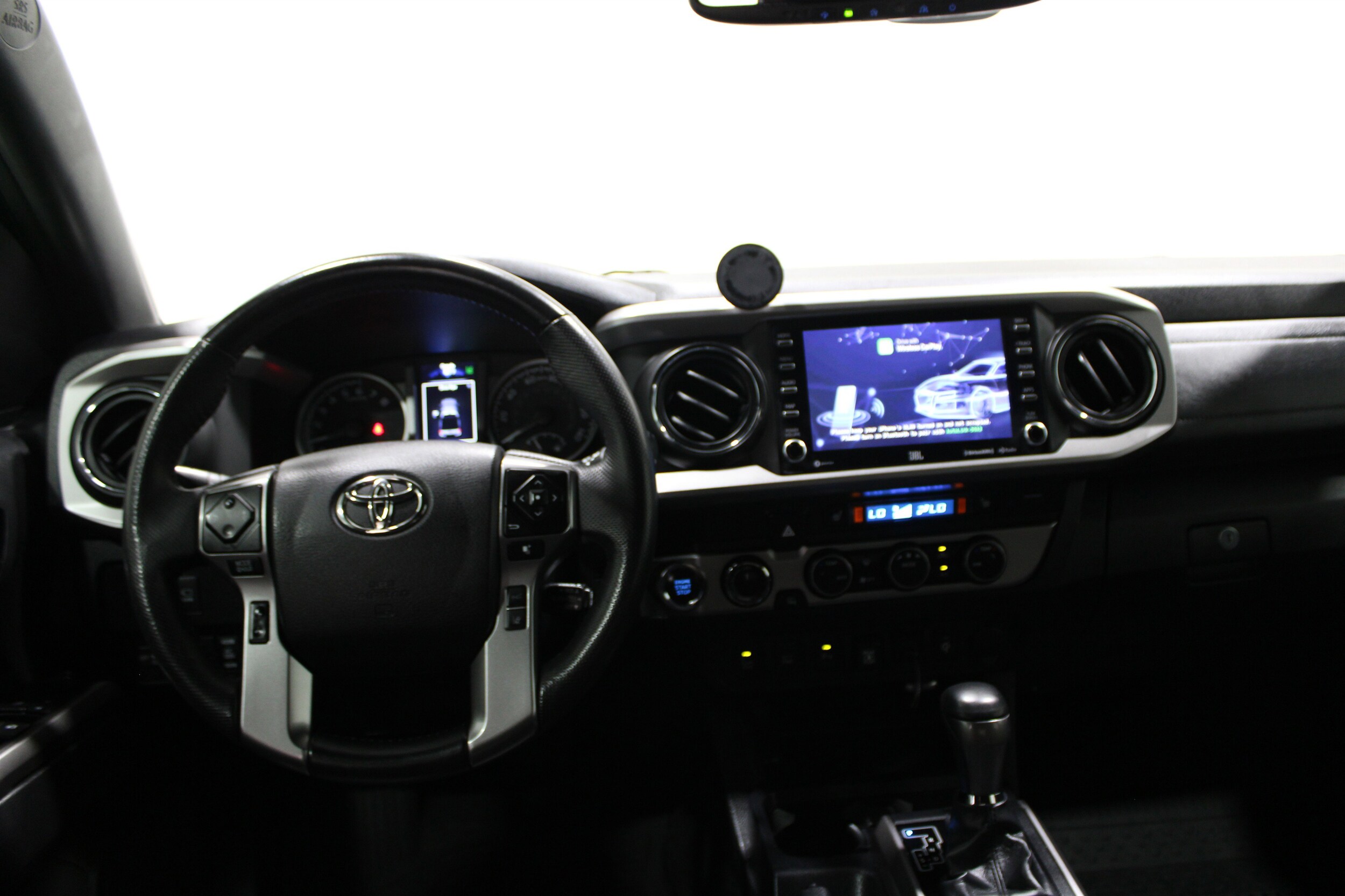 2022 Toyota Tacoma Limited photo 2