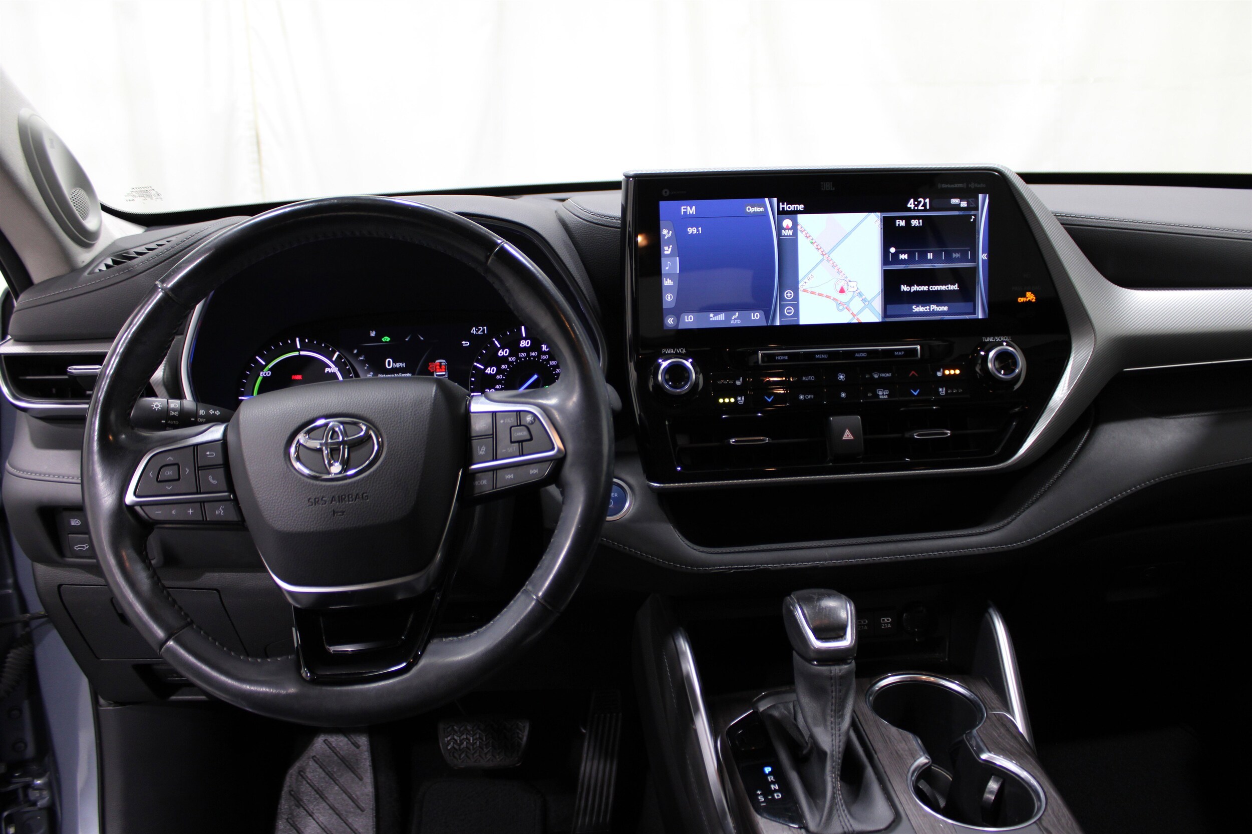 2020 Toyota Highlander Hybrid Platinum photo 2