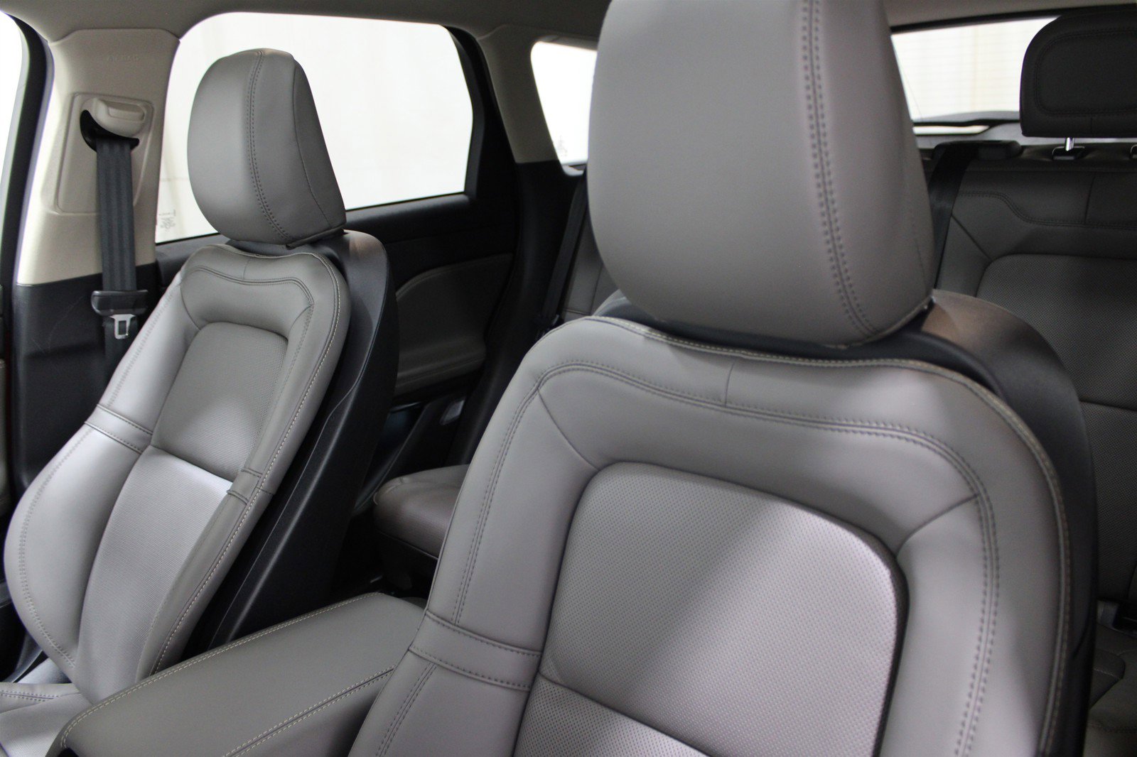 2025 Lincoln Corsair Grand Touring photo 4