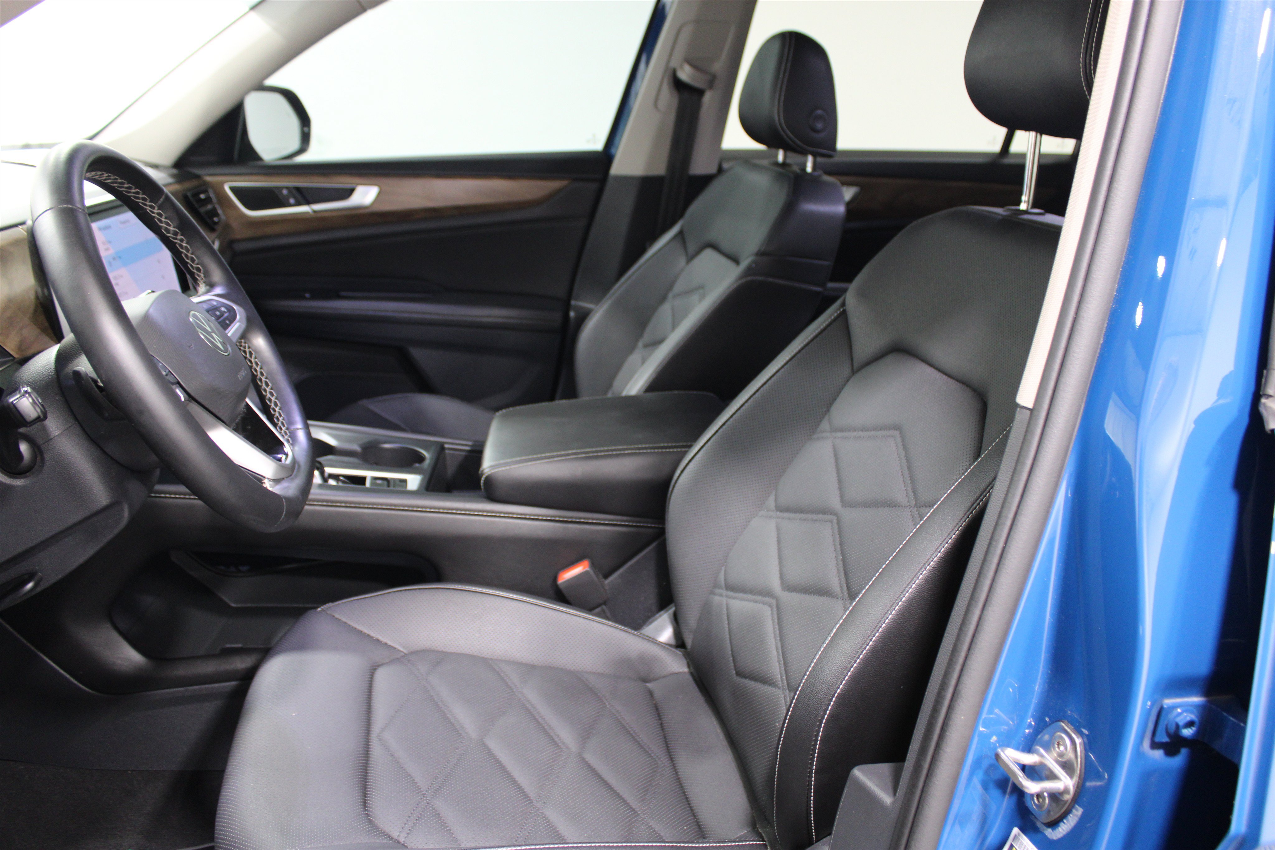 Used 2025 Volkswagen Atlas 2.0T SE SUV