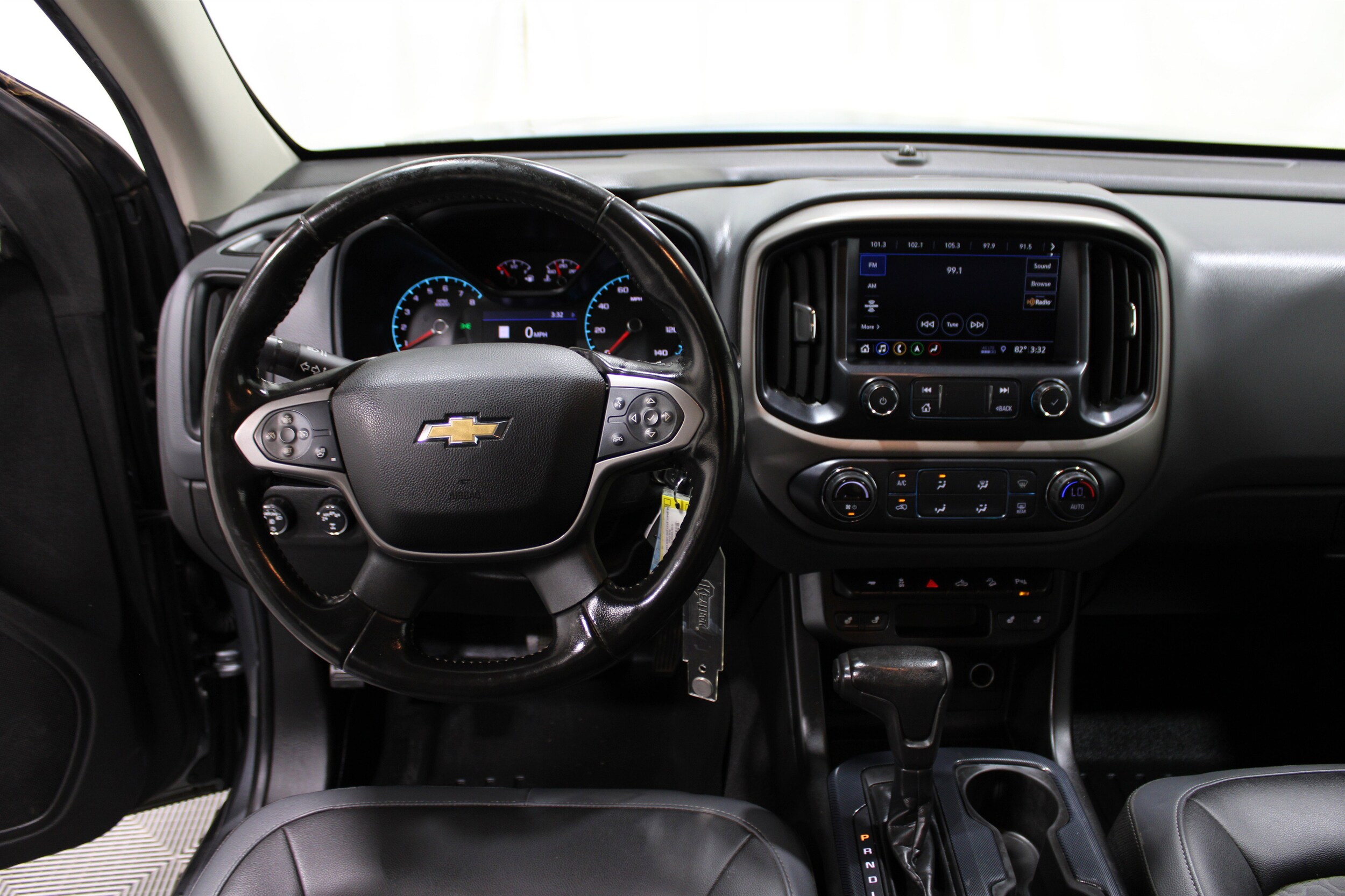 2019 Chevrolet Colorado Z71 photo 2
