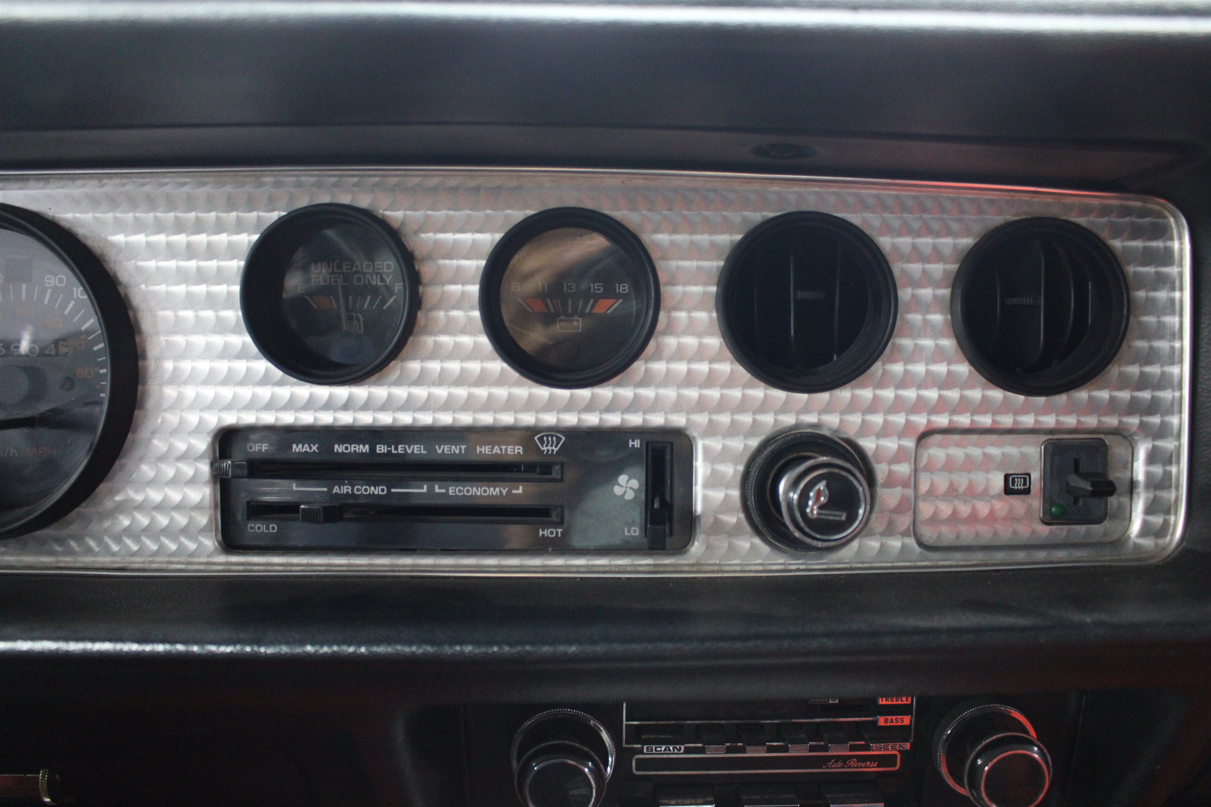 1981 Pontiac Firebird - Photo 18