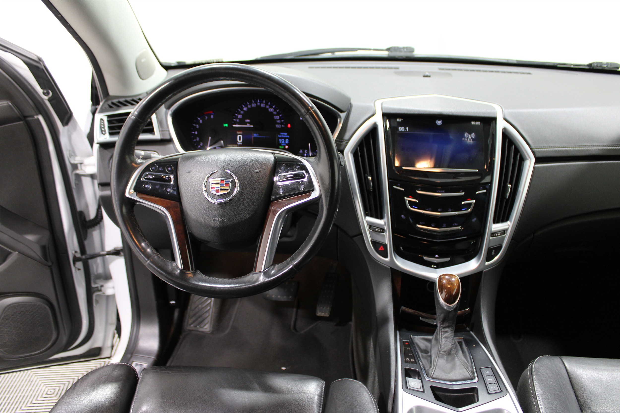 Used 2013 Cadillac SRX Luxury Collection with VIN 3GYFNGE30DS525852 for sale in Wichita, KS