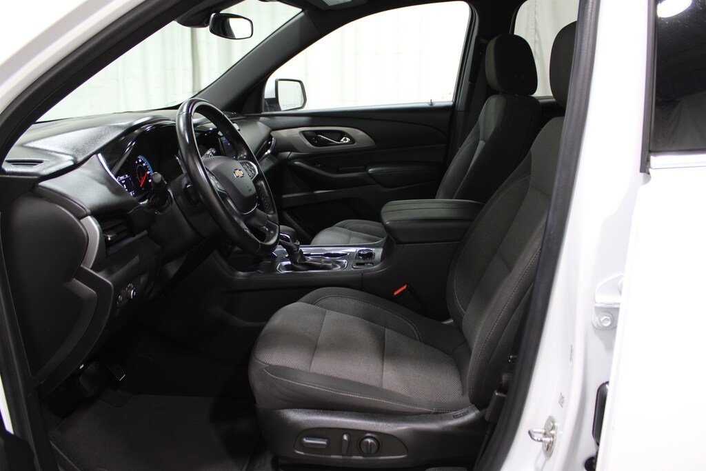 Used 2023 Chevrolet Traverse LT Cloth SUV