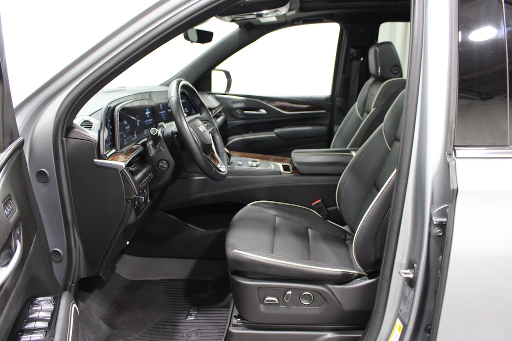 Used 2024 Cadillac Escalade 4WD Premium Luxury SUV