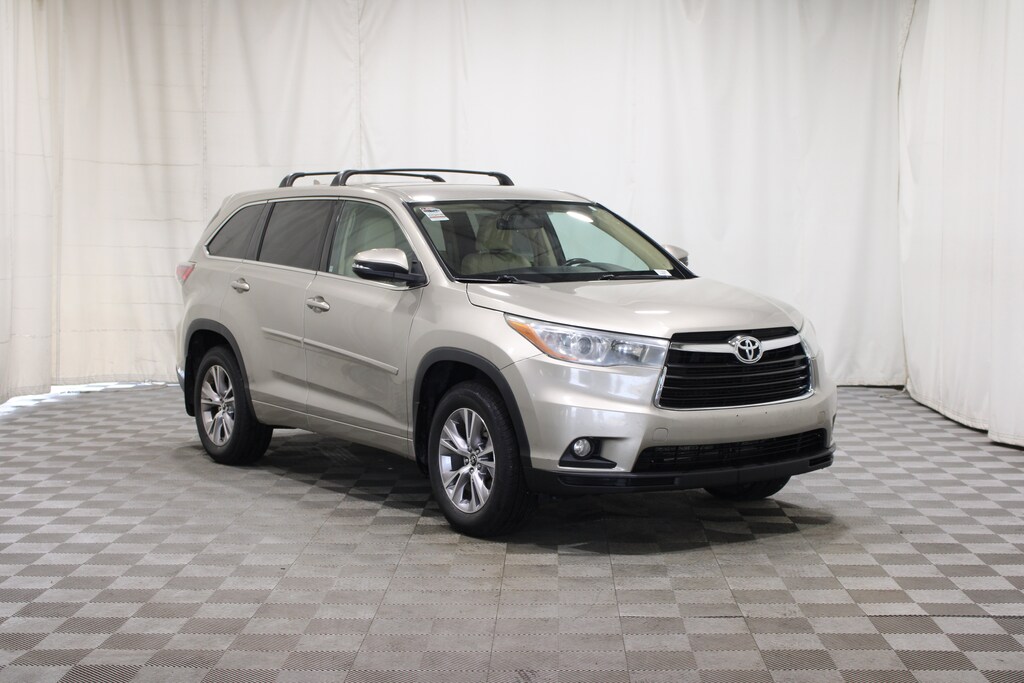 Used 2016 Toyota Highlander LE Plus SUV