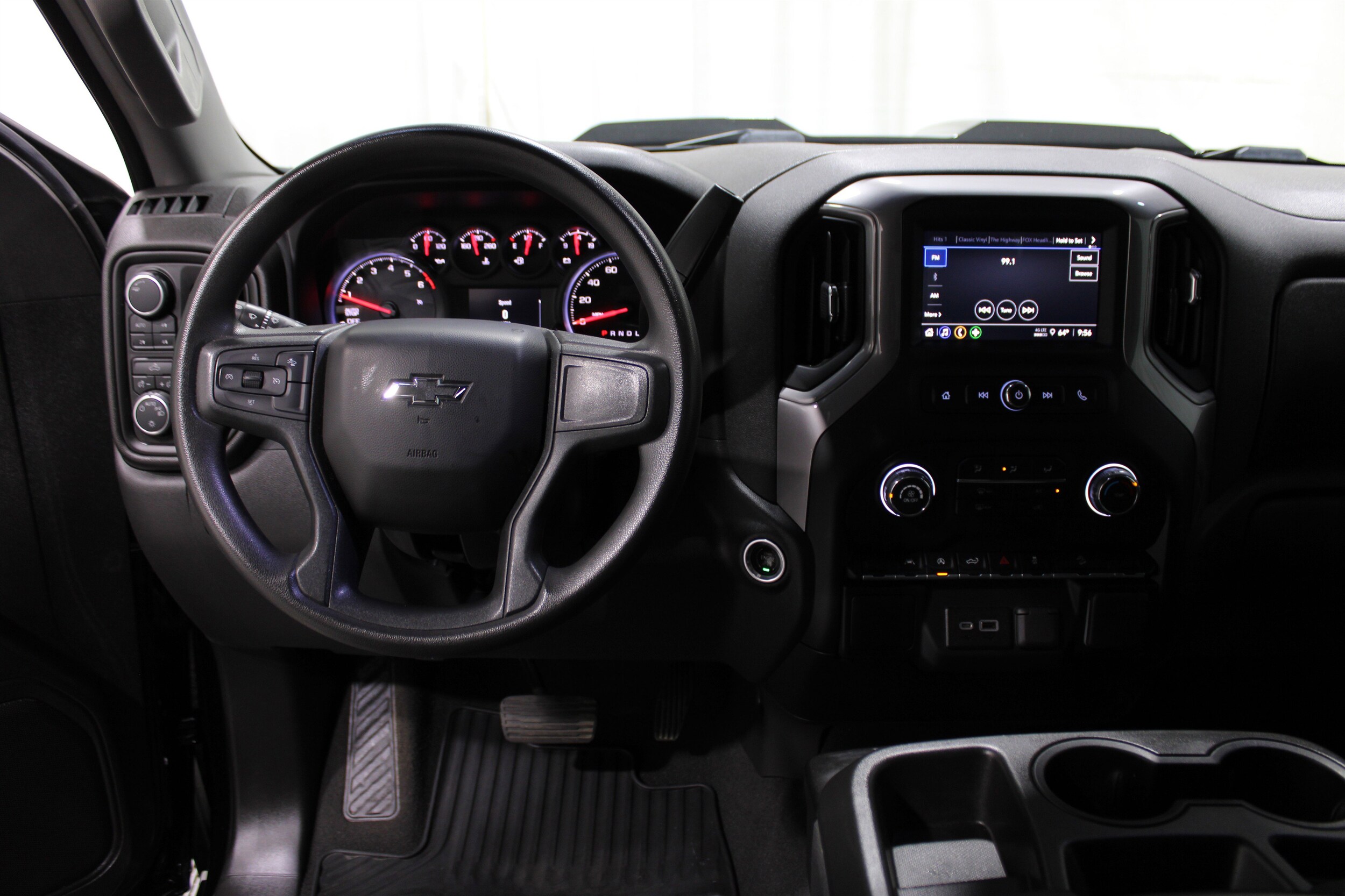 2022 Chevrolet Silverado 1500 Custom Trail Boss photo 2