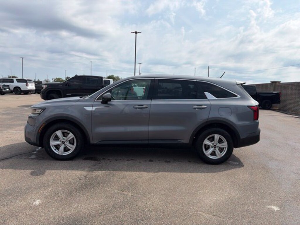 Used 2022 Kia Sorento LX SUV