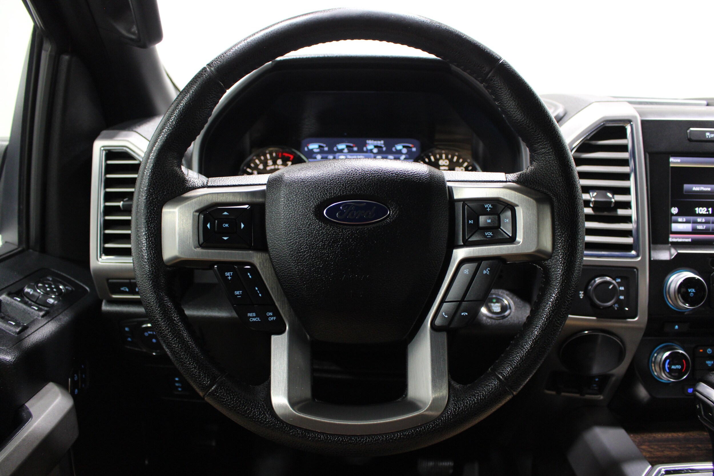 2015 Ford F-150 Platinum - Photo 11