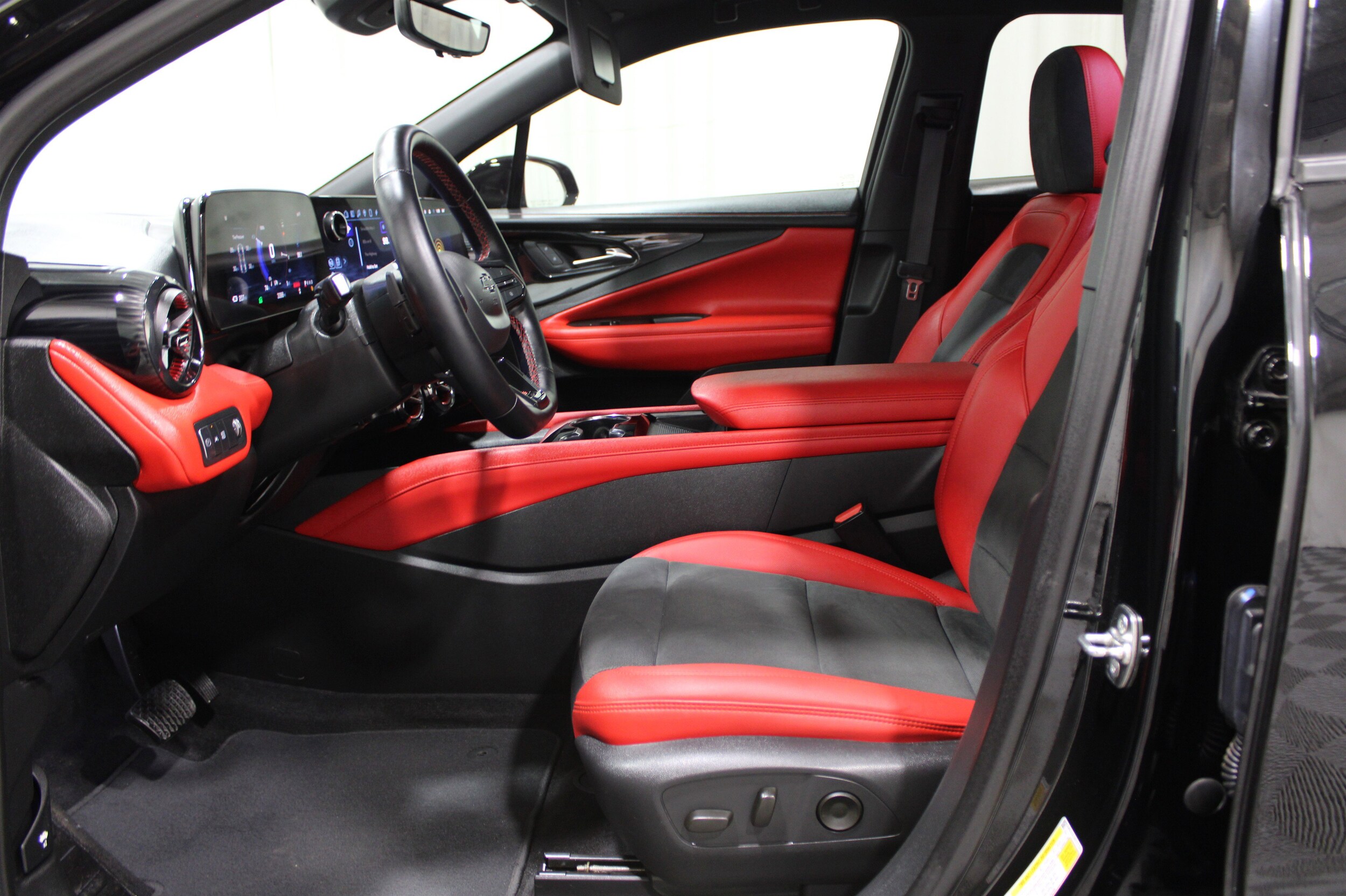 2024 Chevrolet Blazer EV RS photo 2