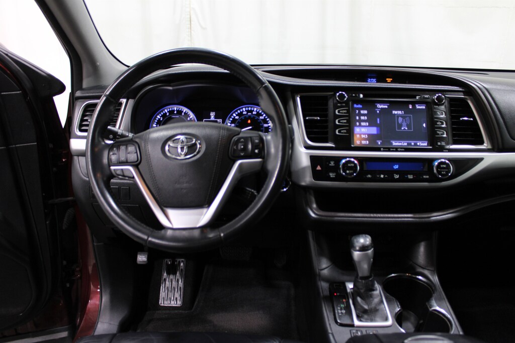 Used 2016 Toyota Highlander XLE SUV