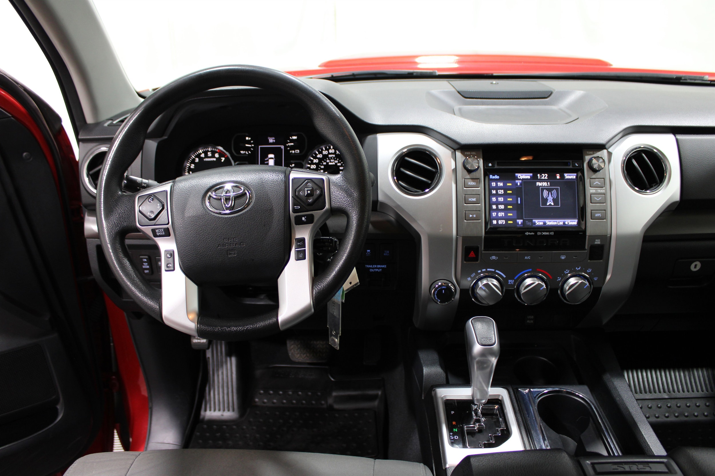 2019 Toyota Tundra SR5 CrewMax photo 2