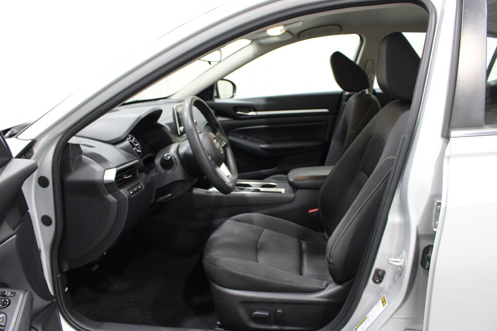 Used 2022 Nissan Altima 2.5 SV Sedan