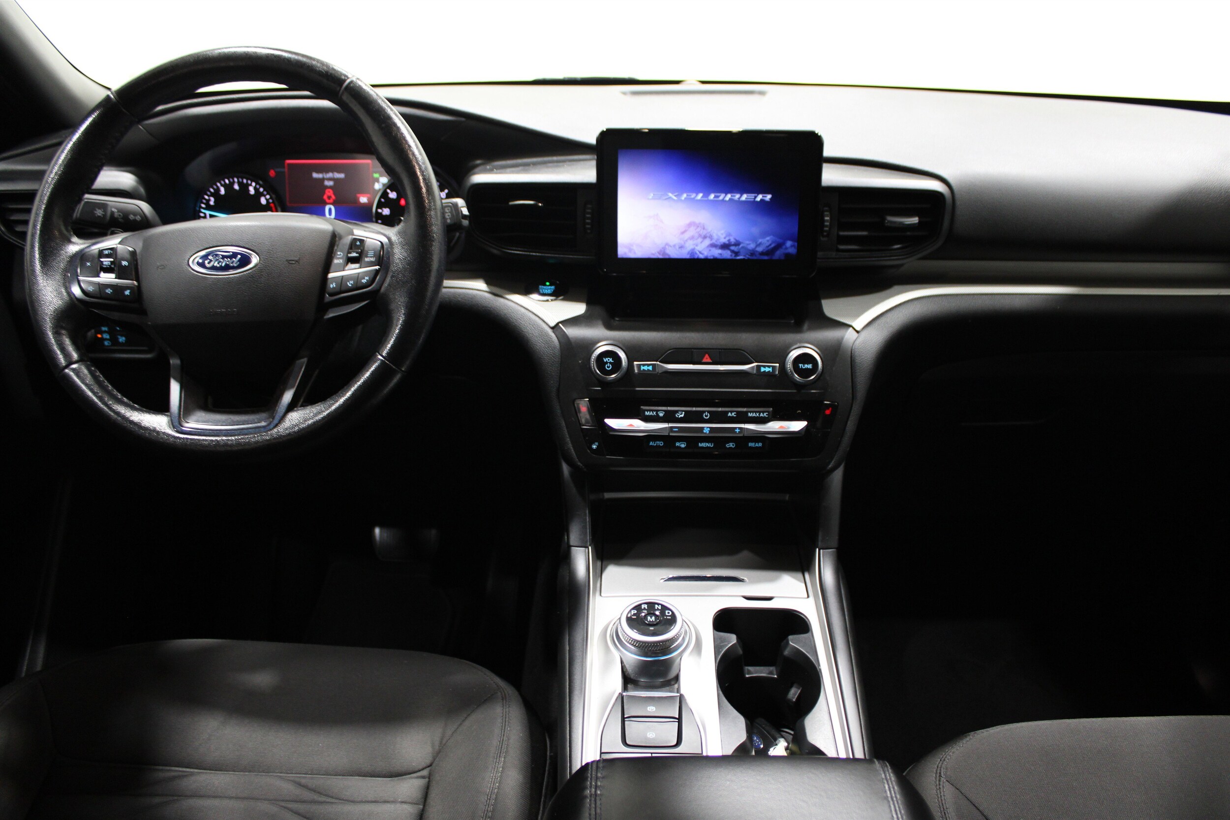 2020 Ford Explorer XLT photo 2