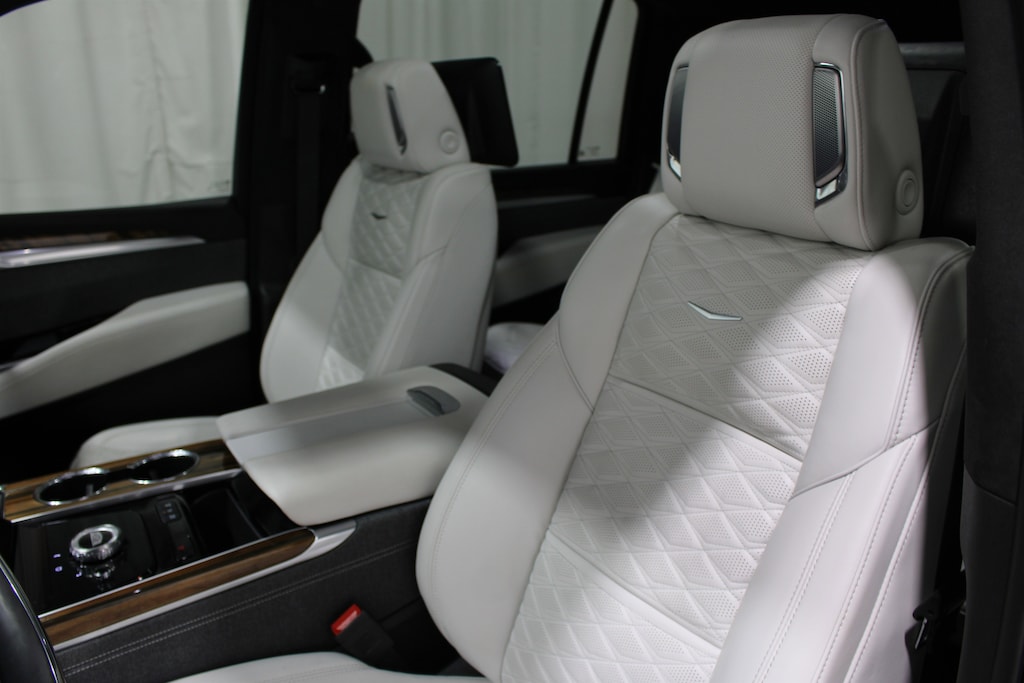 Certified 2025 Cadillac Escalade ESV 4WD Premium Luxury Platinum SUV