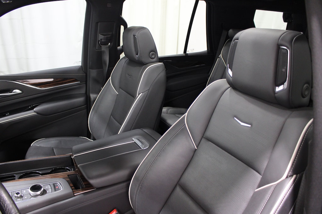 Used 2024 Cadillac Escalade 4WD Premium Luxury SUV