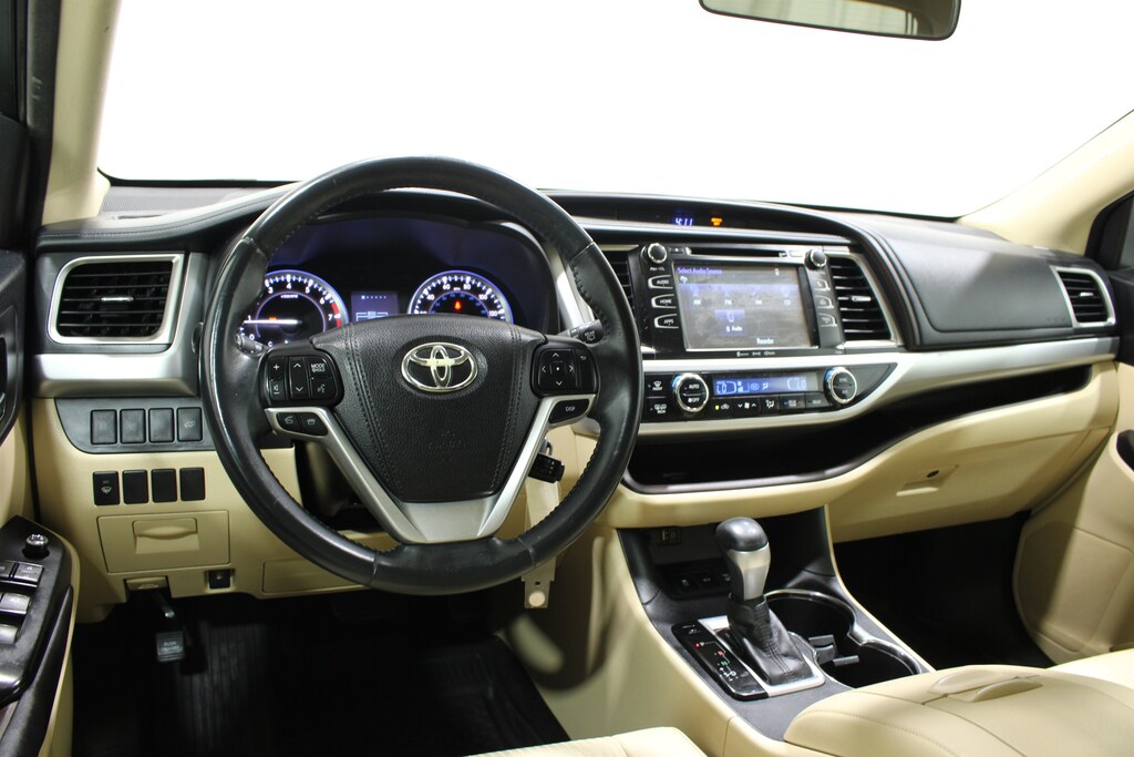 Used 2016 Toyota Highlander LE Plus SUV