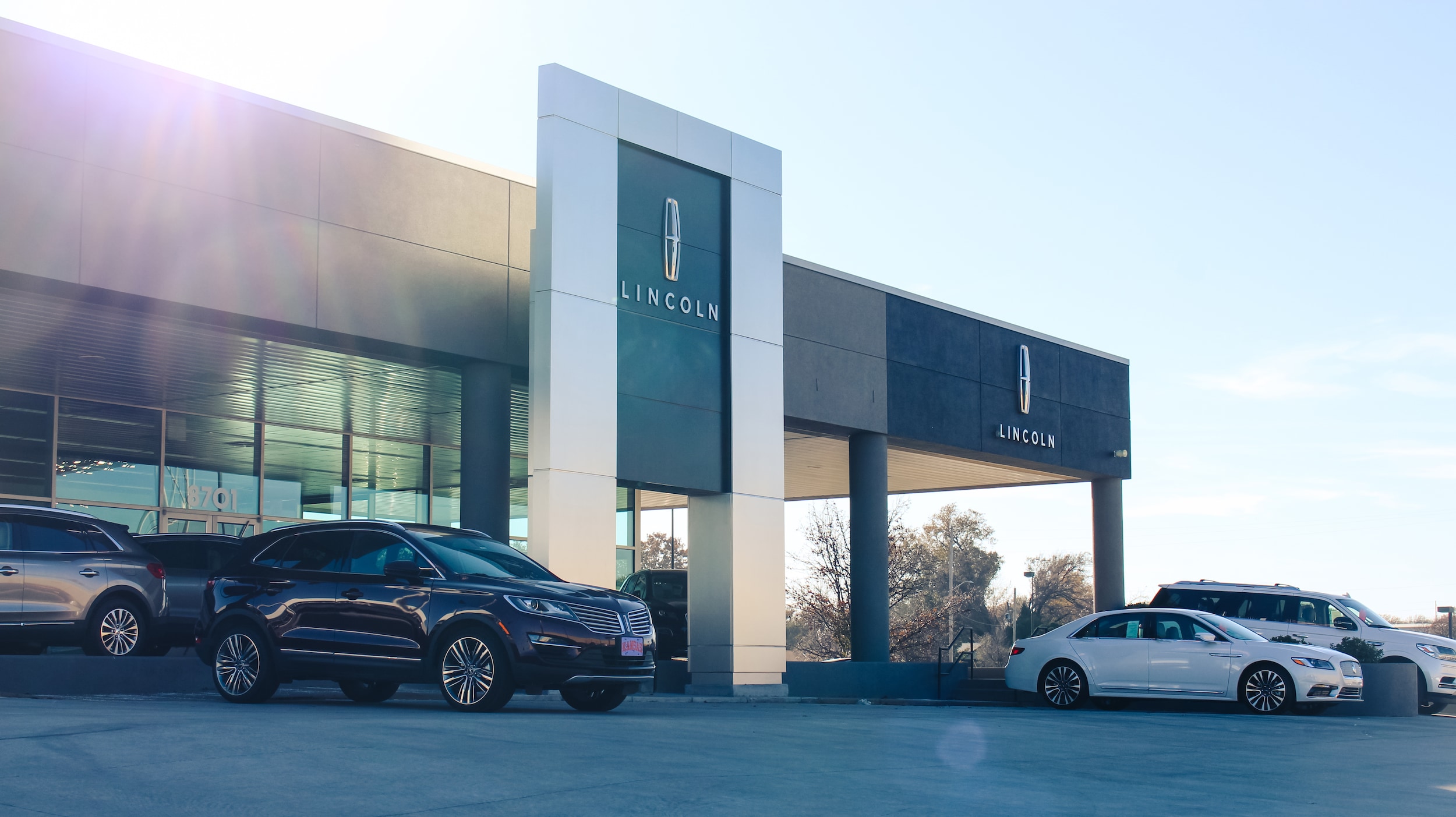 Lincoln Dealerships