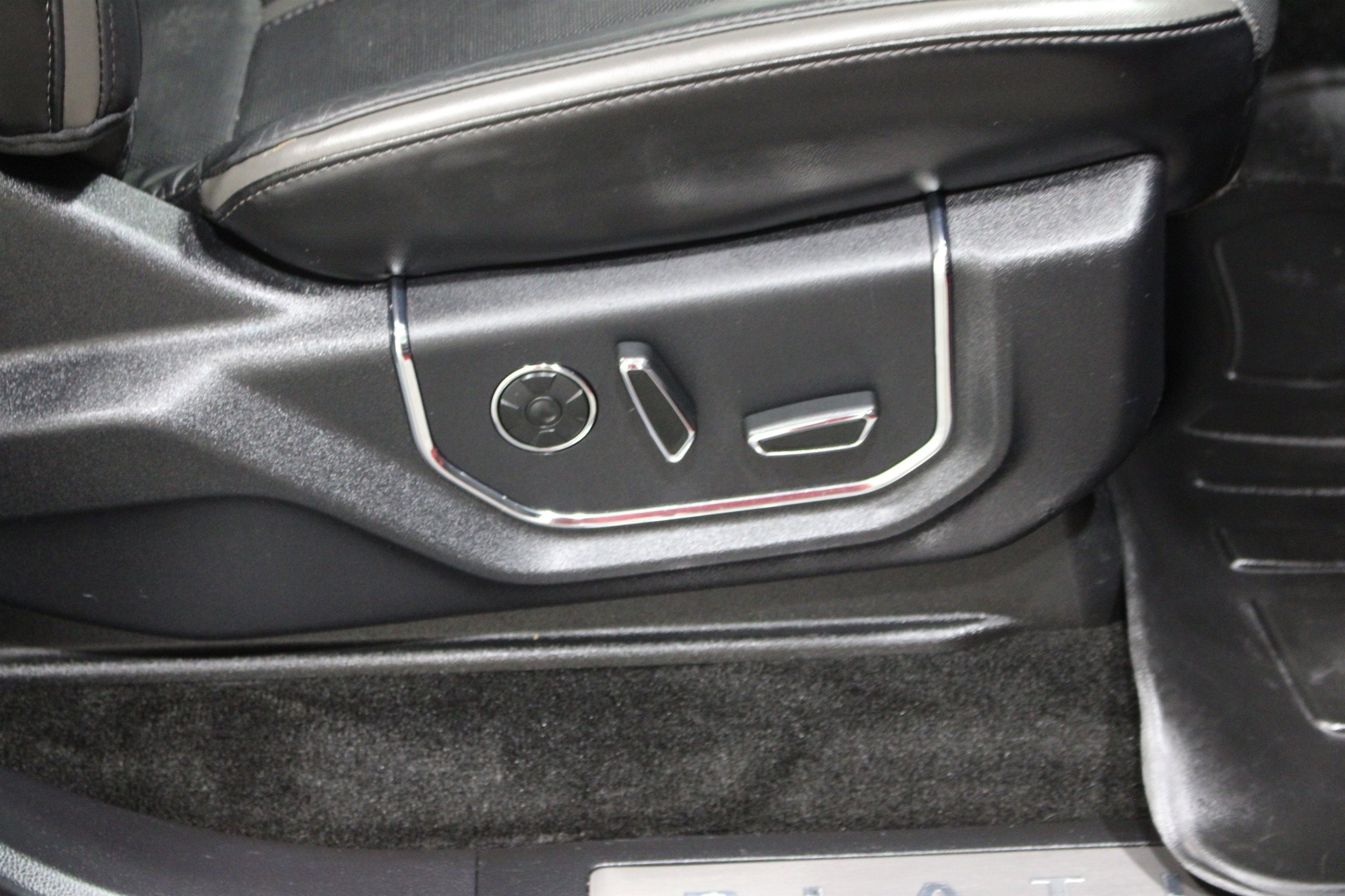 2015 Ford F-150 Platinum - Photo 27
