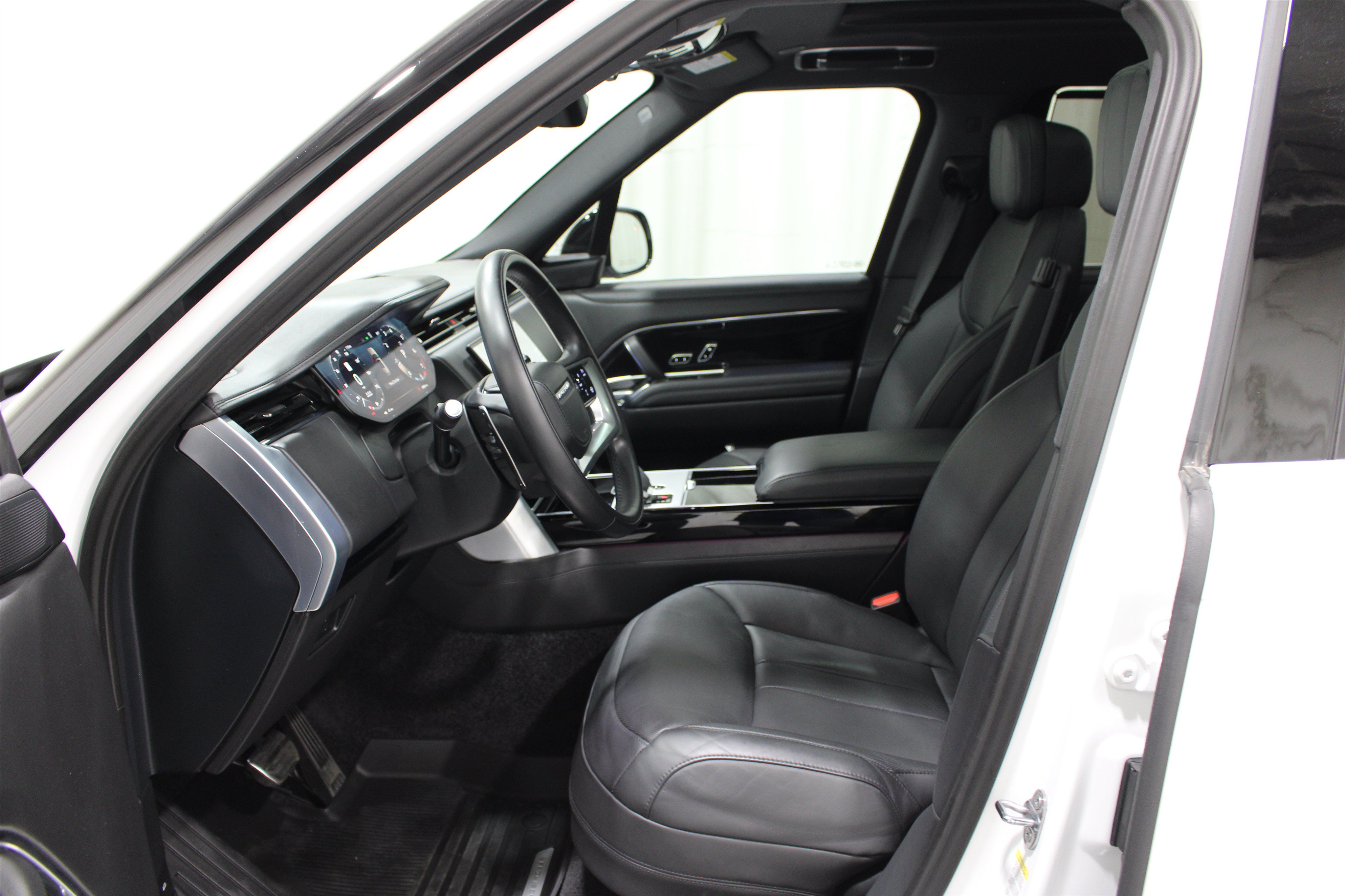 Used 2024 Land Rover Range Rover SE SUV