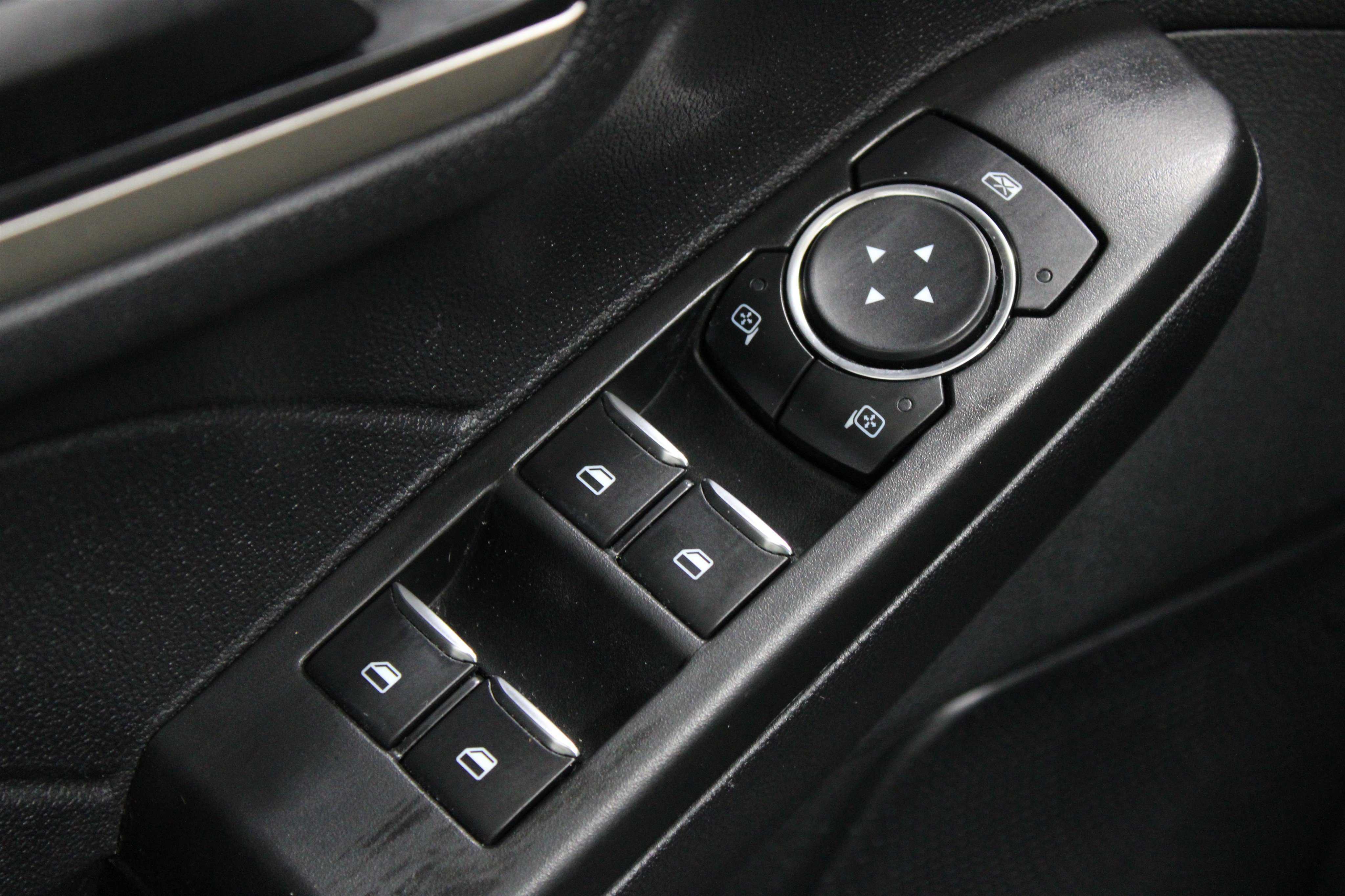 Used 2022 Ford Escape SE Hybrid SUV
