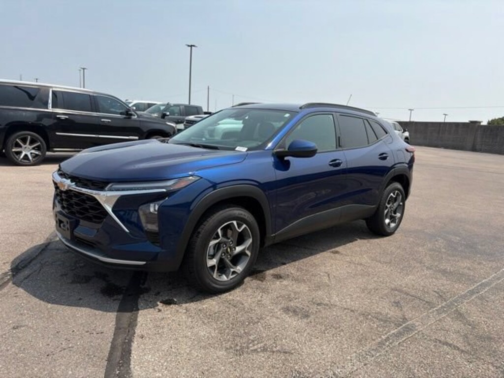 Used 2024 Chevrolet Trax LT SUV