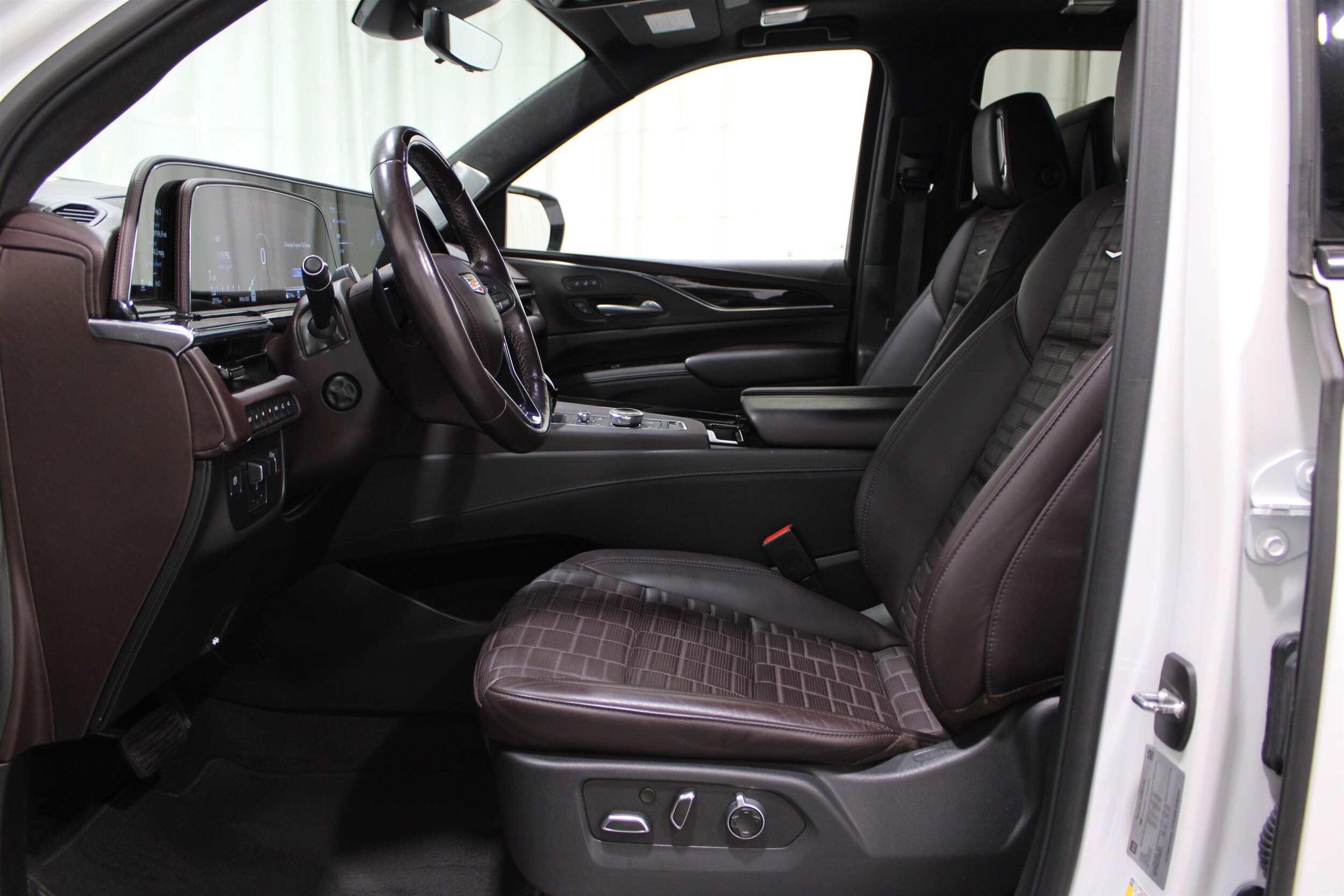 2024 Cadillac Escalade ESV Sport Platinum photo 3