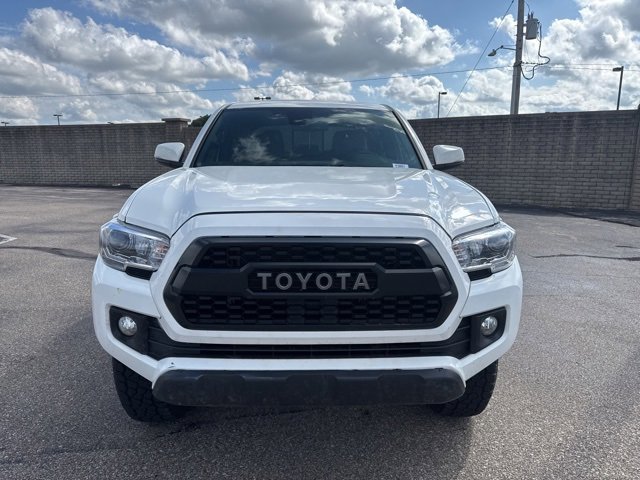 2019 Toyota Tacoma TRD Off-Road V6 photo 2