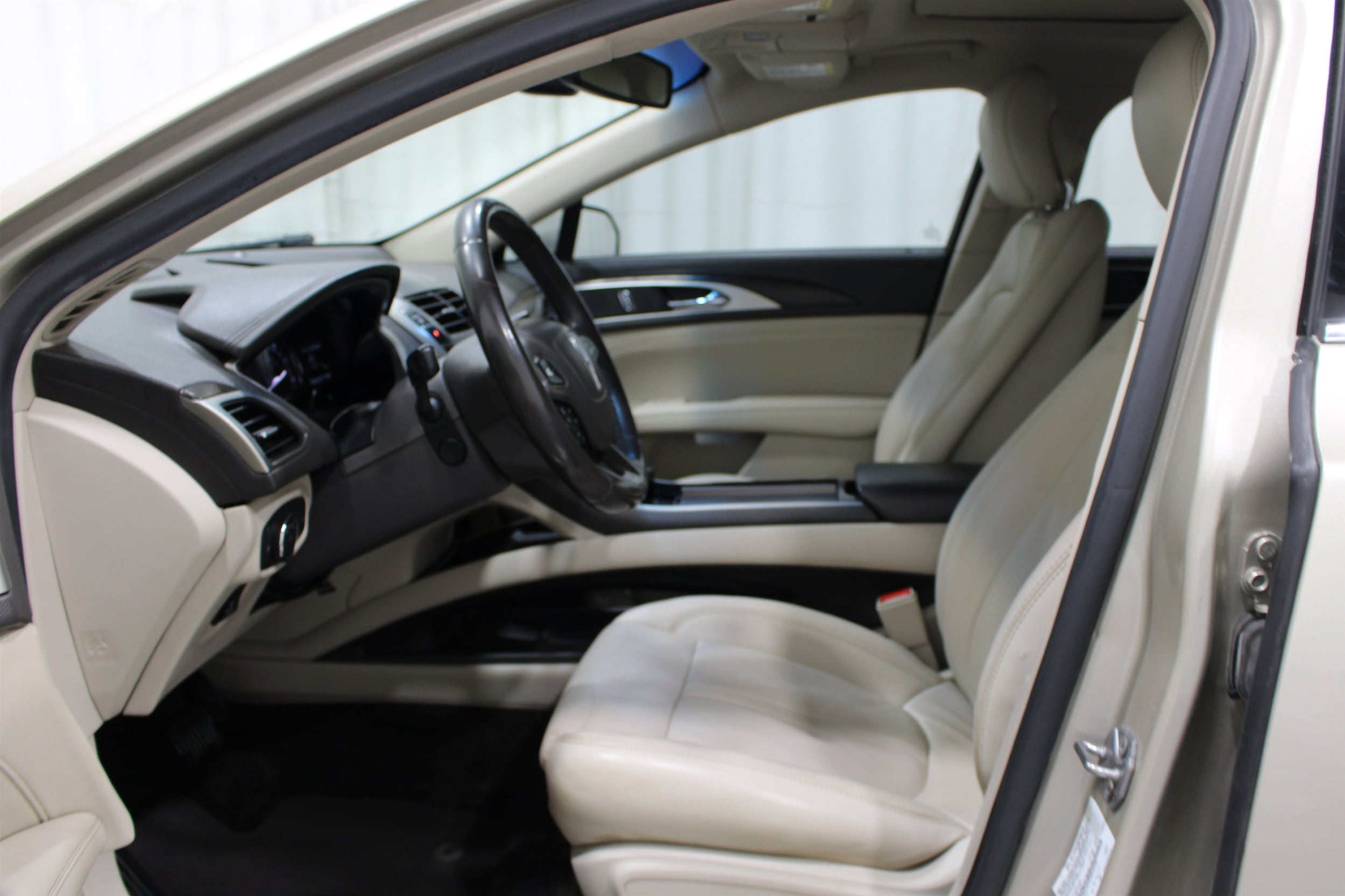 Used 2017 Lincoln MKZ Reserve with VIN 3LN6L5MUXHR662526 for sale in Wichita, KS