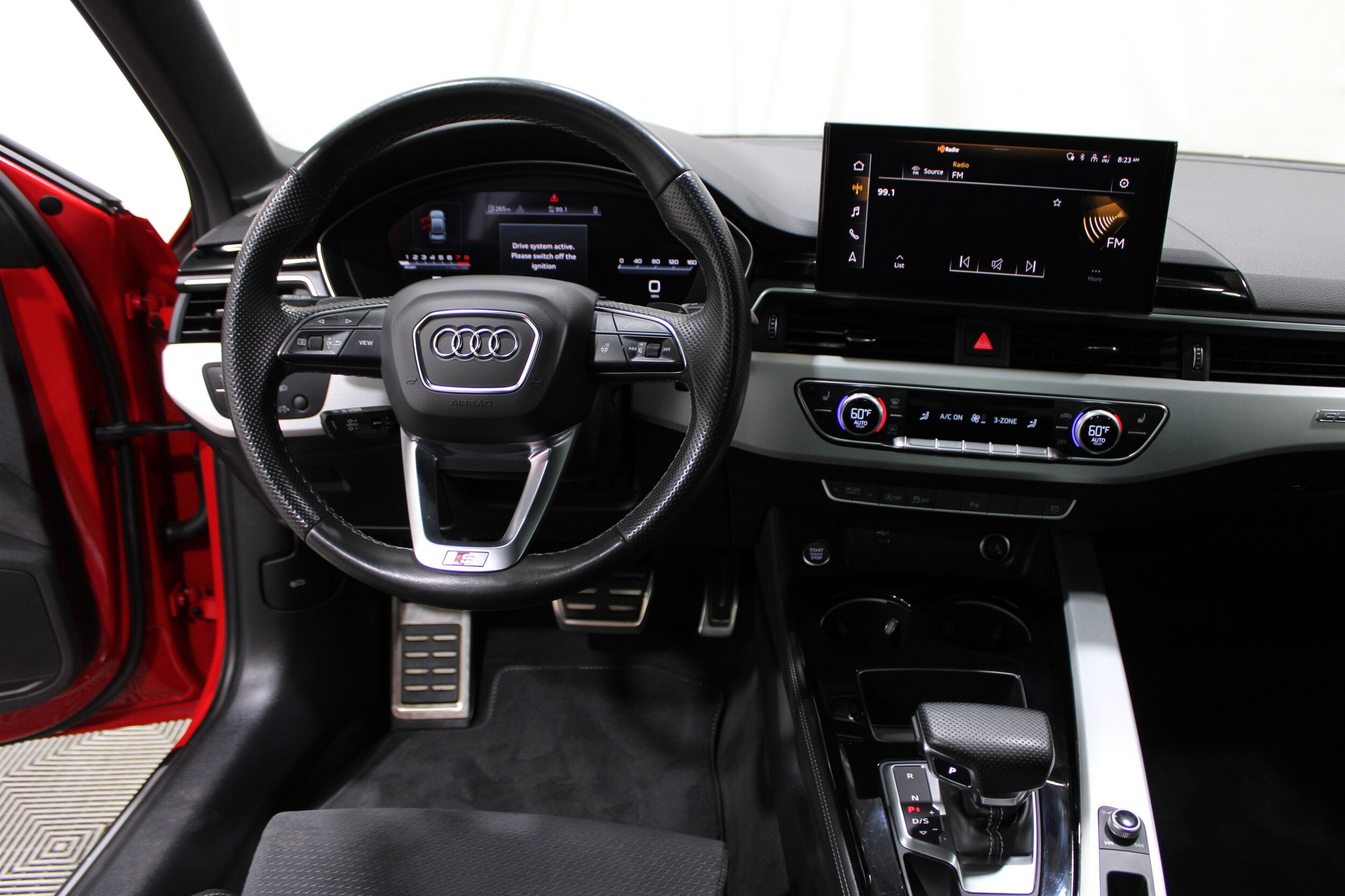 2022 Audi A4 S line Quattro Premium Plus photo 2