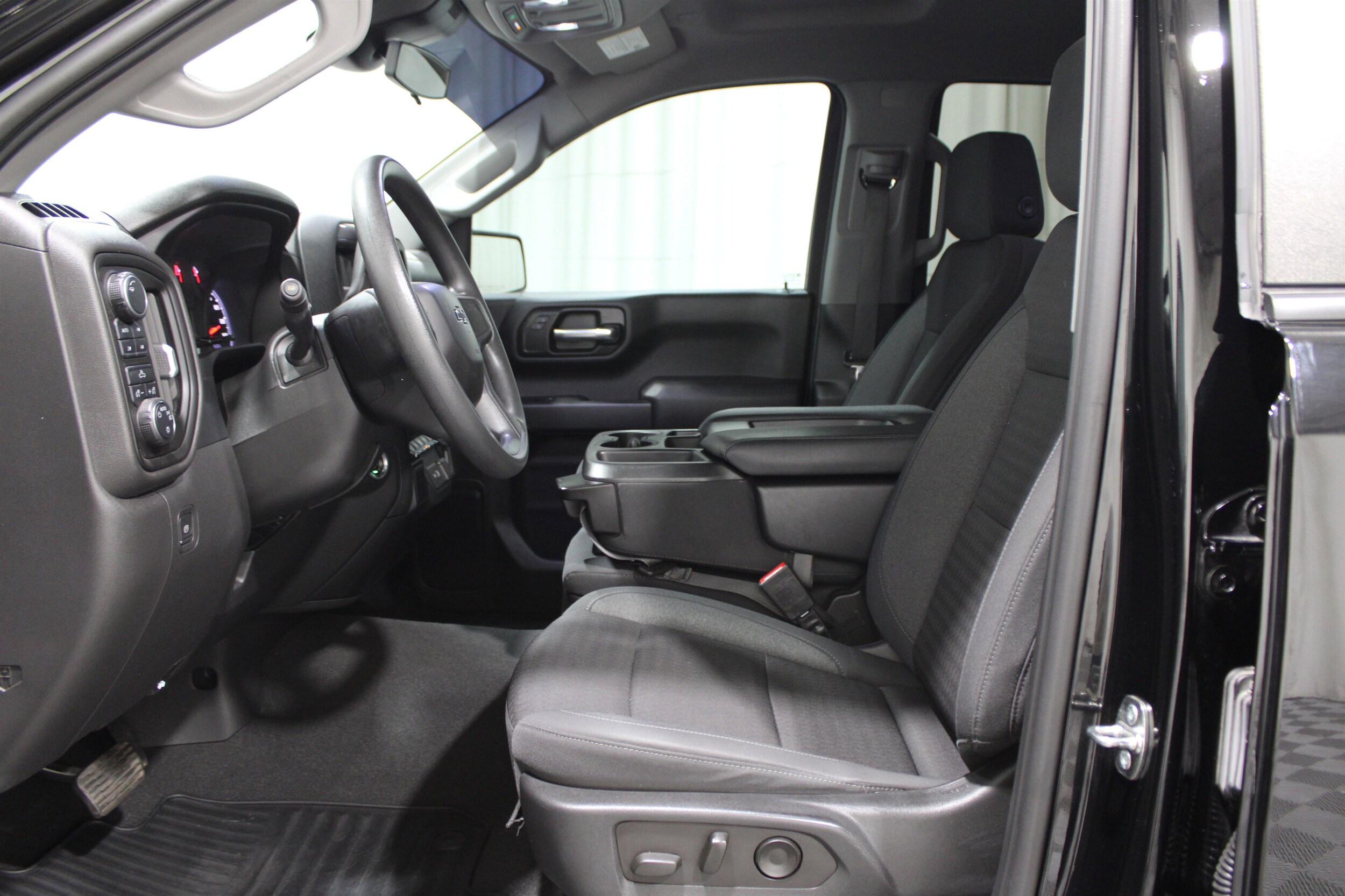 2022 Chevrolet Silverado 1500 Custom Trail Boss photo 3