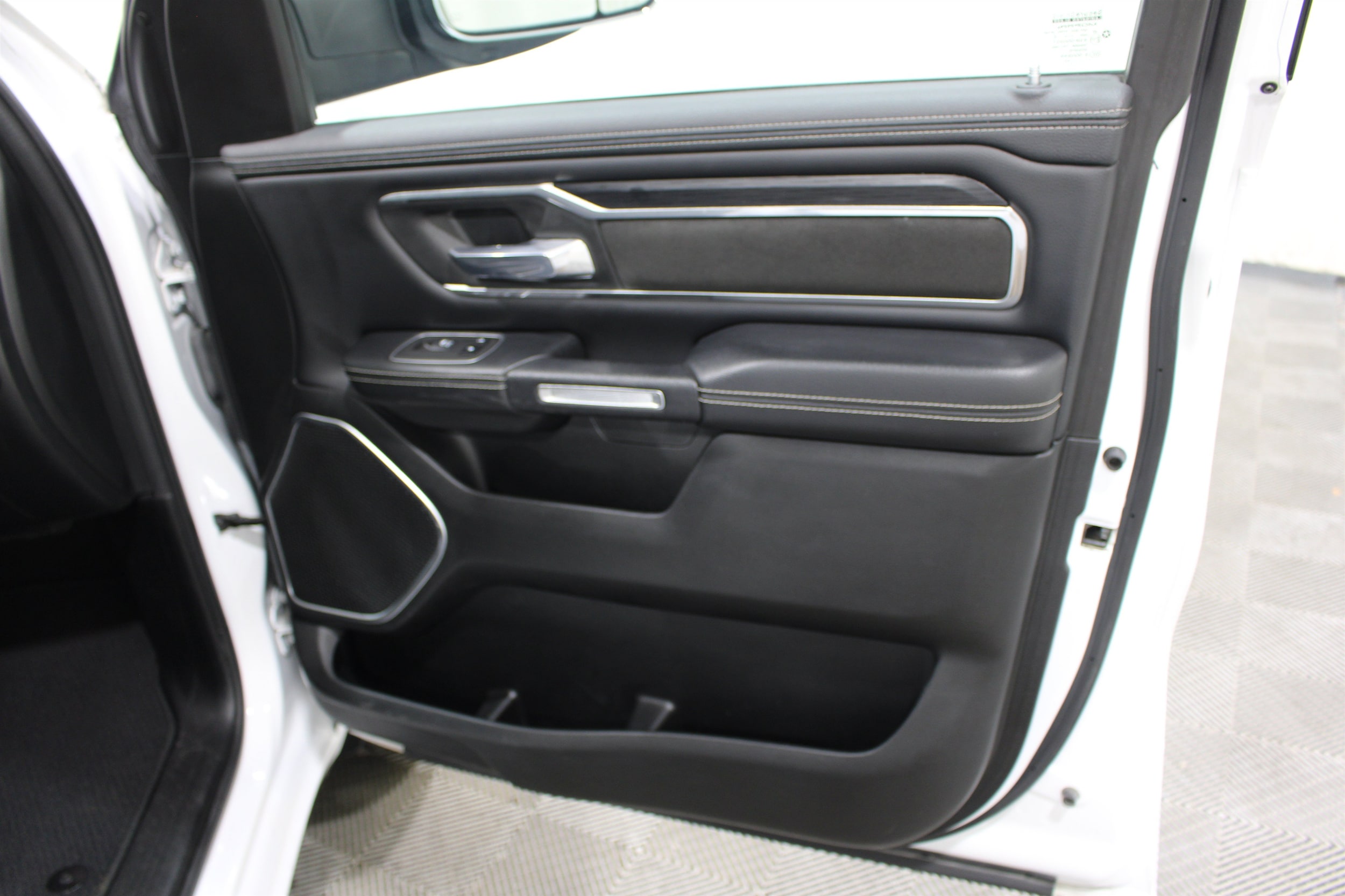 2023 RAM Ram 1500 Pickup Laramie - Photo 28