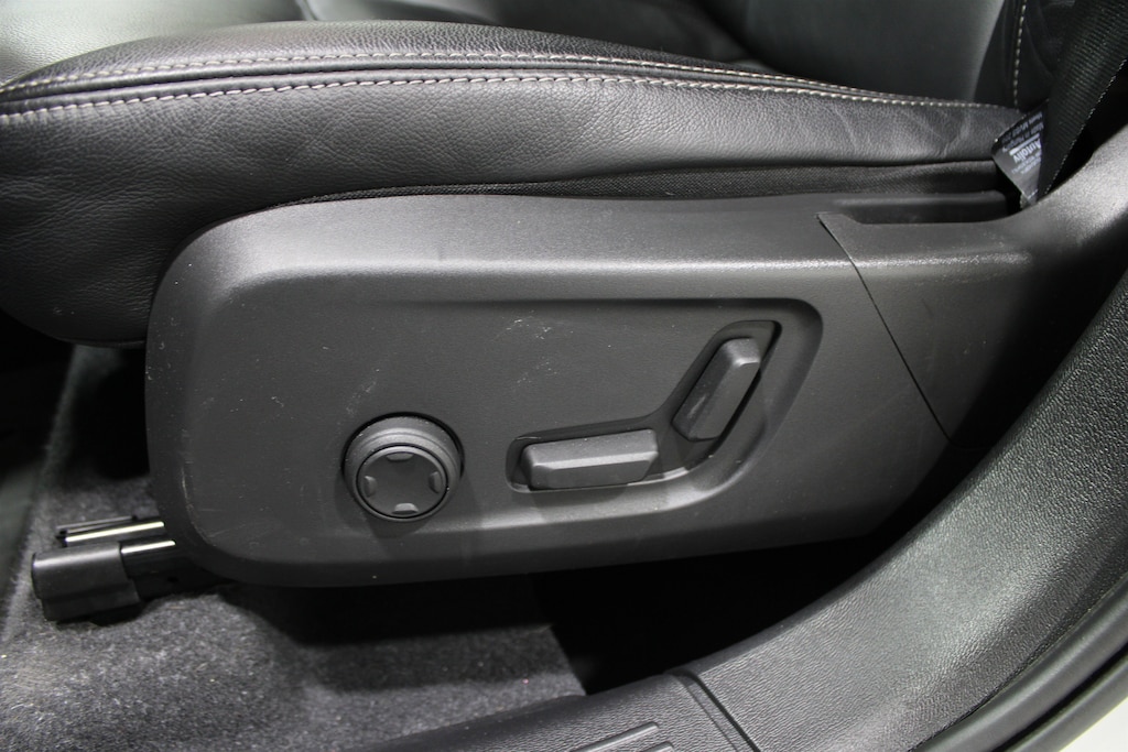 Used 2023 Volvo XC40 Plus Dark Theme SUV