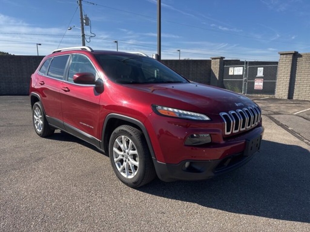 Used 2015 Jeep Cherokee Latitude SUV