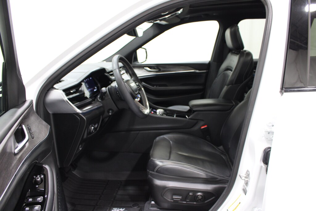 Used 2023 Jeep Grand Cherokee Overland SUV