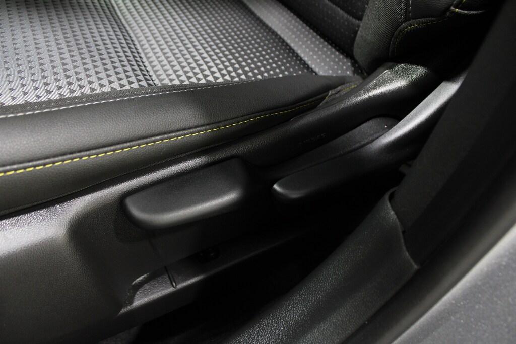 Used 2025 Chevrolet Trax LT SUV