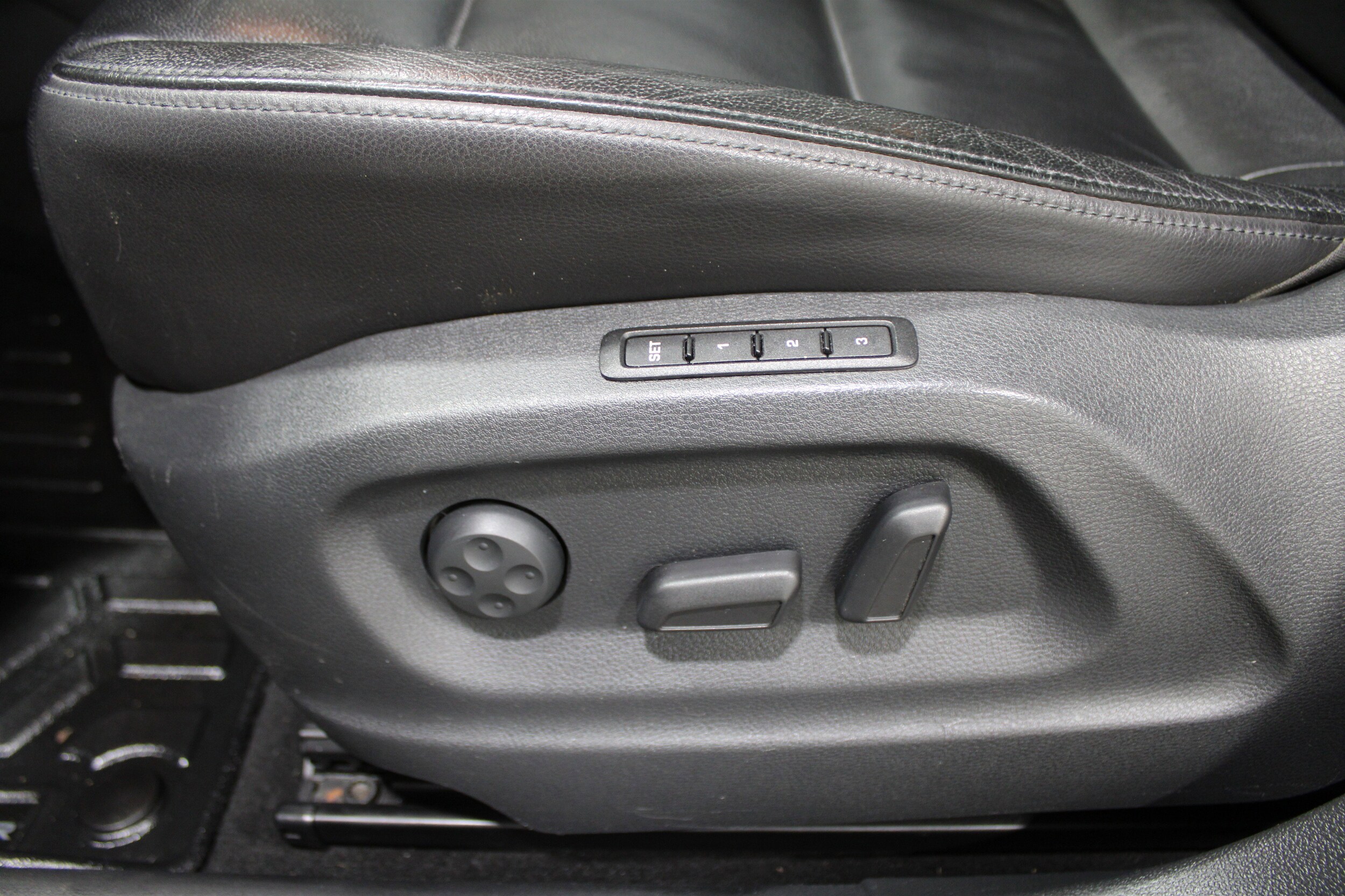 2017 Volkswagen Tiguan Sport photo 4