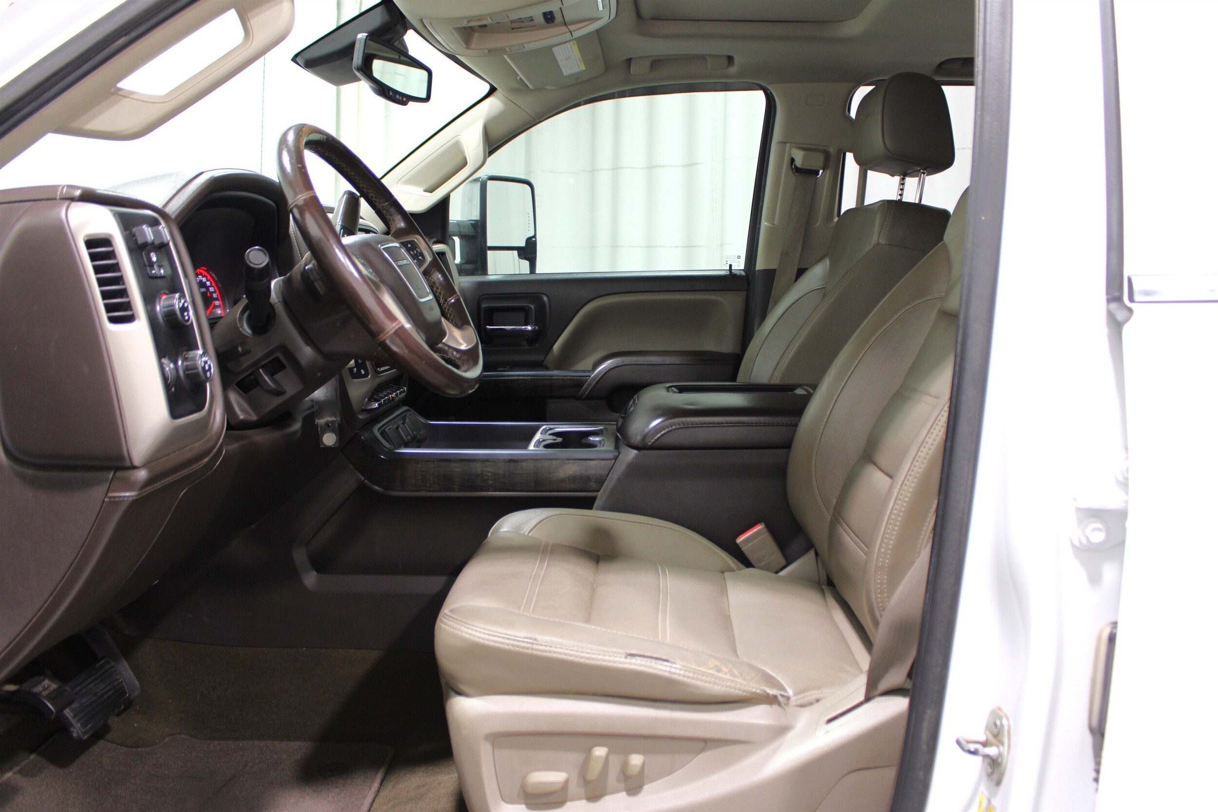 2016 Gmc Sierra Denali photo 2