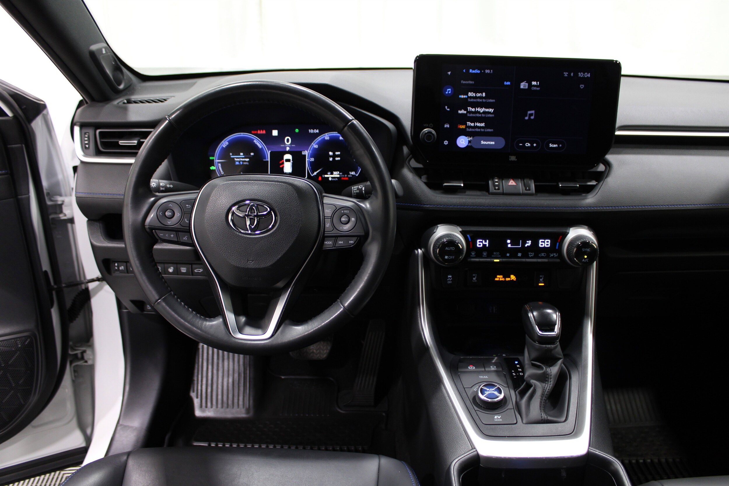 2024 Toyota RAV4 Hybrid XSE photo 2