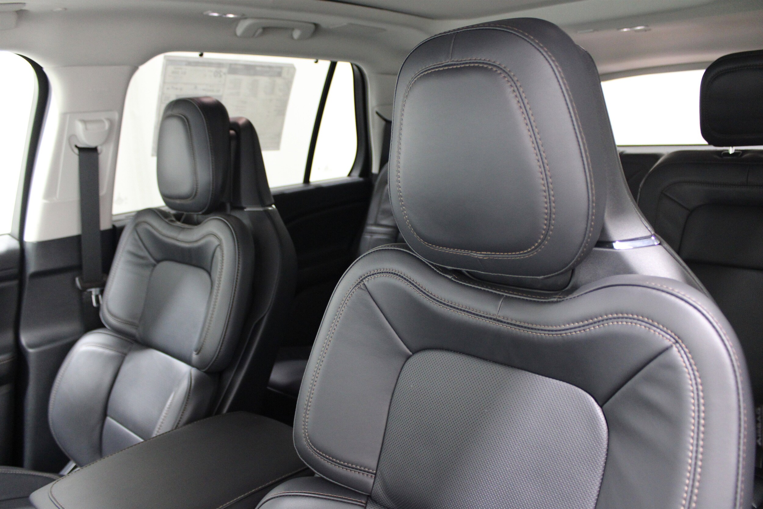 2025 Lincoln Aviator Reserve photo 4