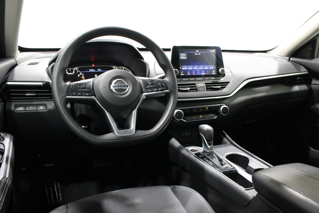 Used 2022 Nissan Altima 2.5 SV Sedan