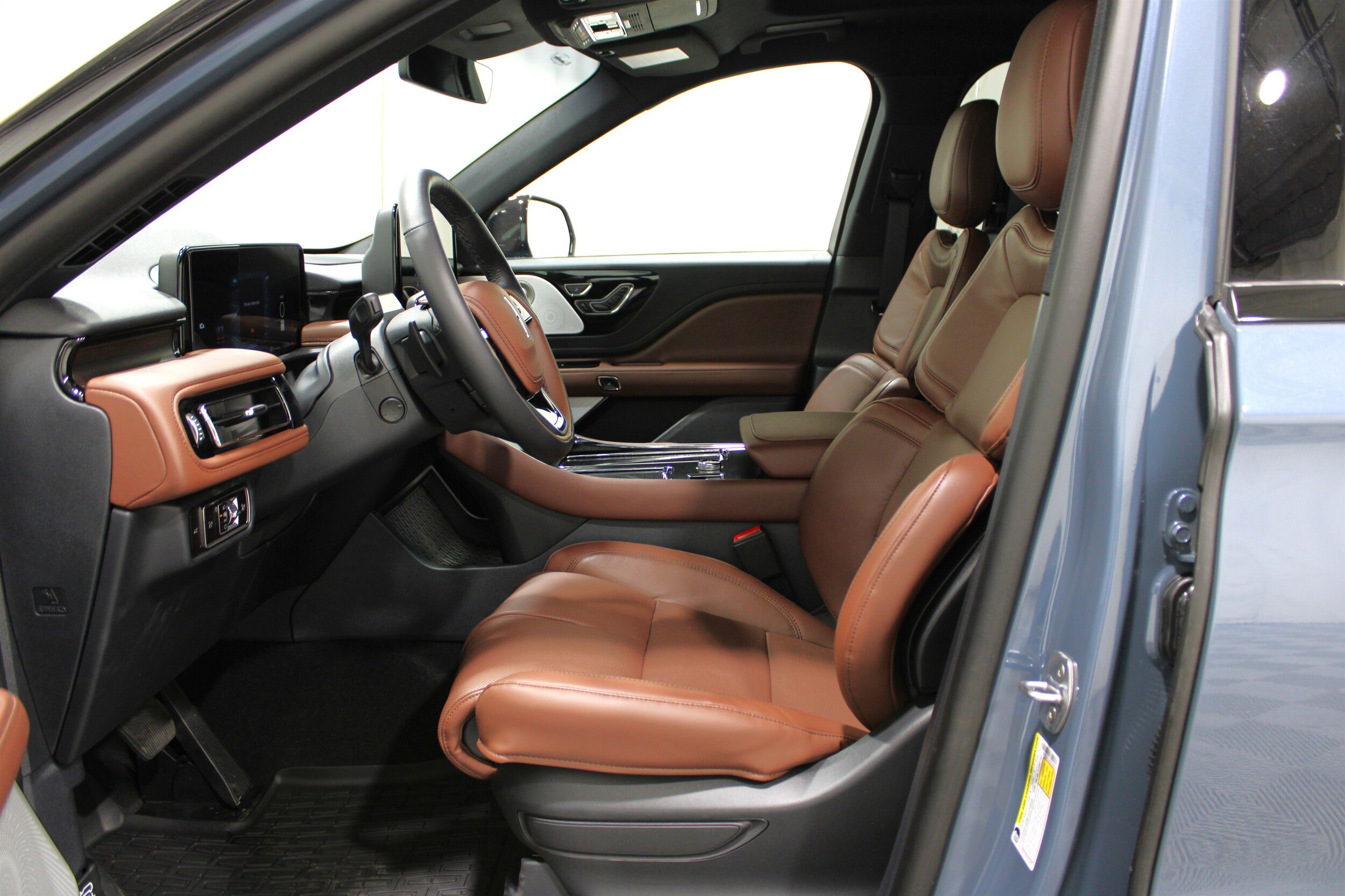 2025 Lincoln Aviator Reserve photo 3