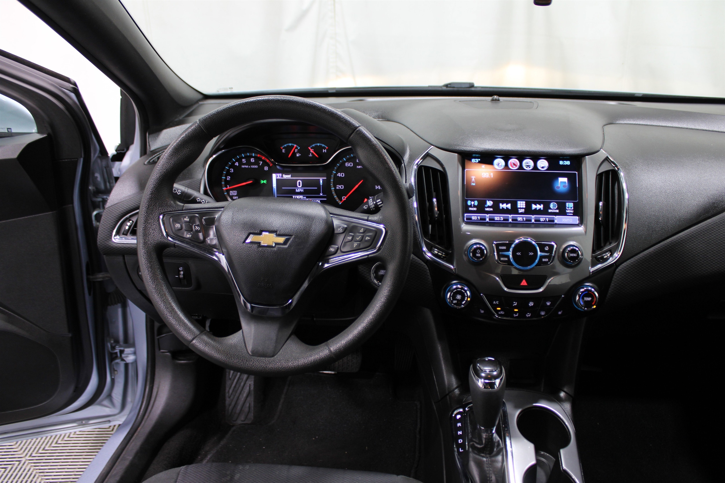 Used 2017 Chevrolet Cruze LT with VIN 1G1BE5SM2H7185896 for sale in Wichita, KS