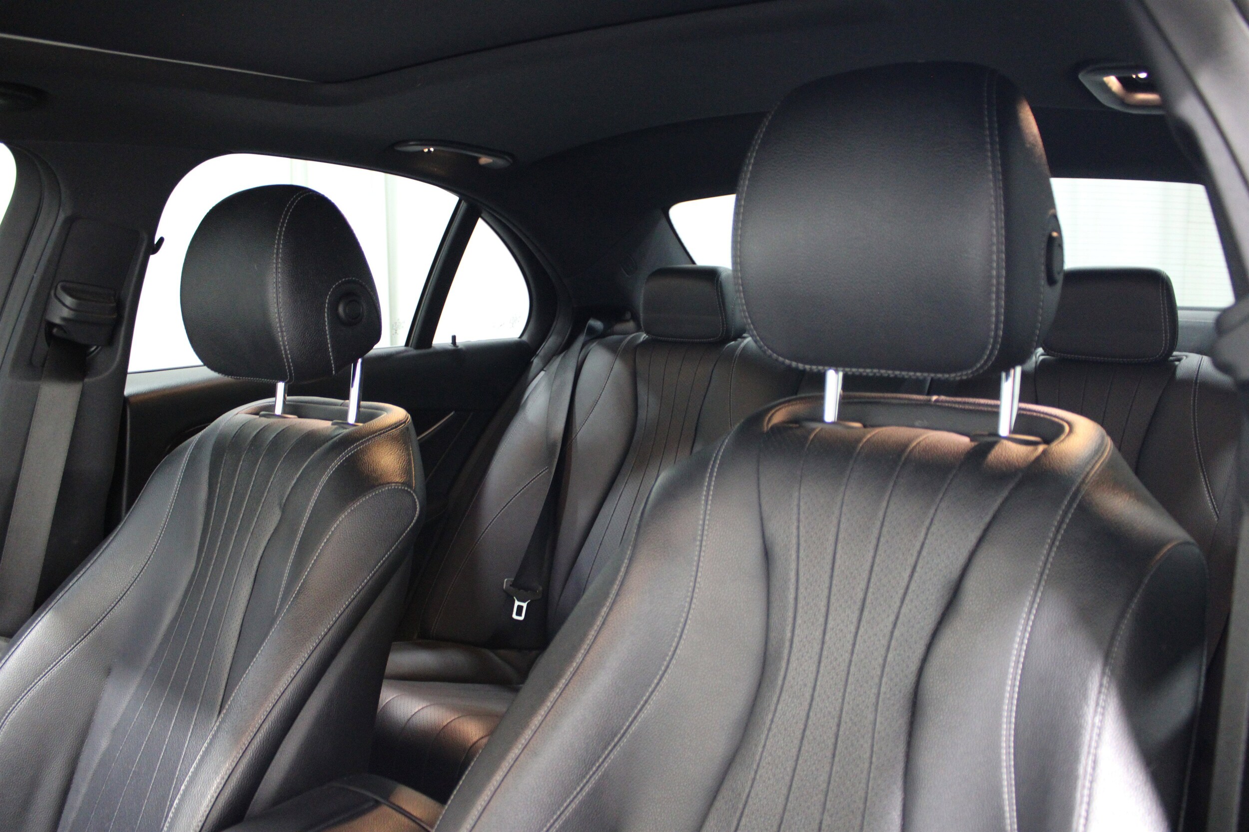 2019 Mercedes Benz E 300 Sedan photo 4