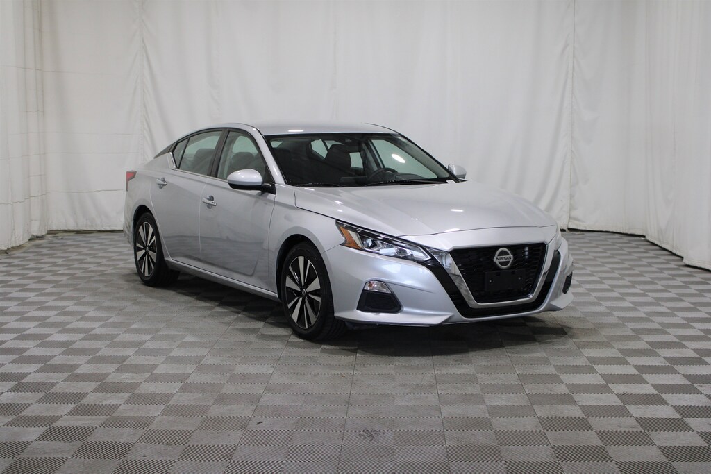 Used 2022 Nissan Altima 2.5 SV Sedan