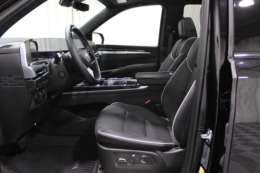 Used 2025 Cadillac Escalade 4WD Sport SUV