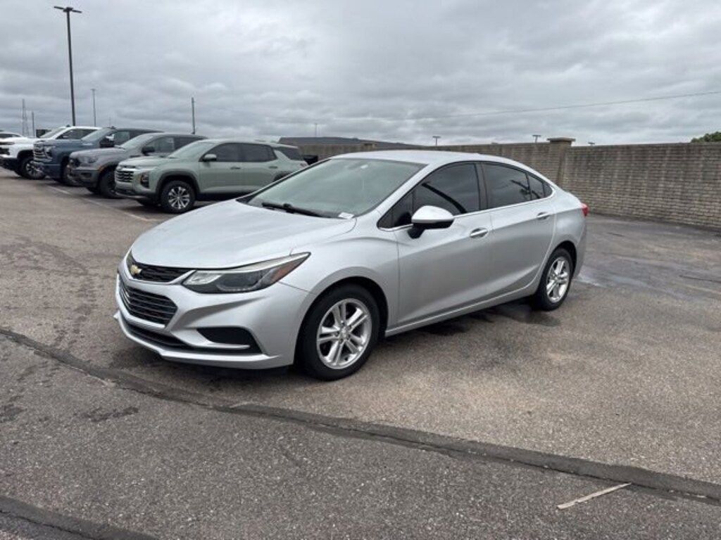 Used 2017 Chevrolet Cruze LT Sedan