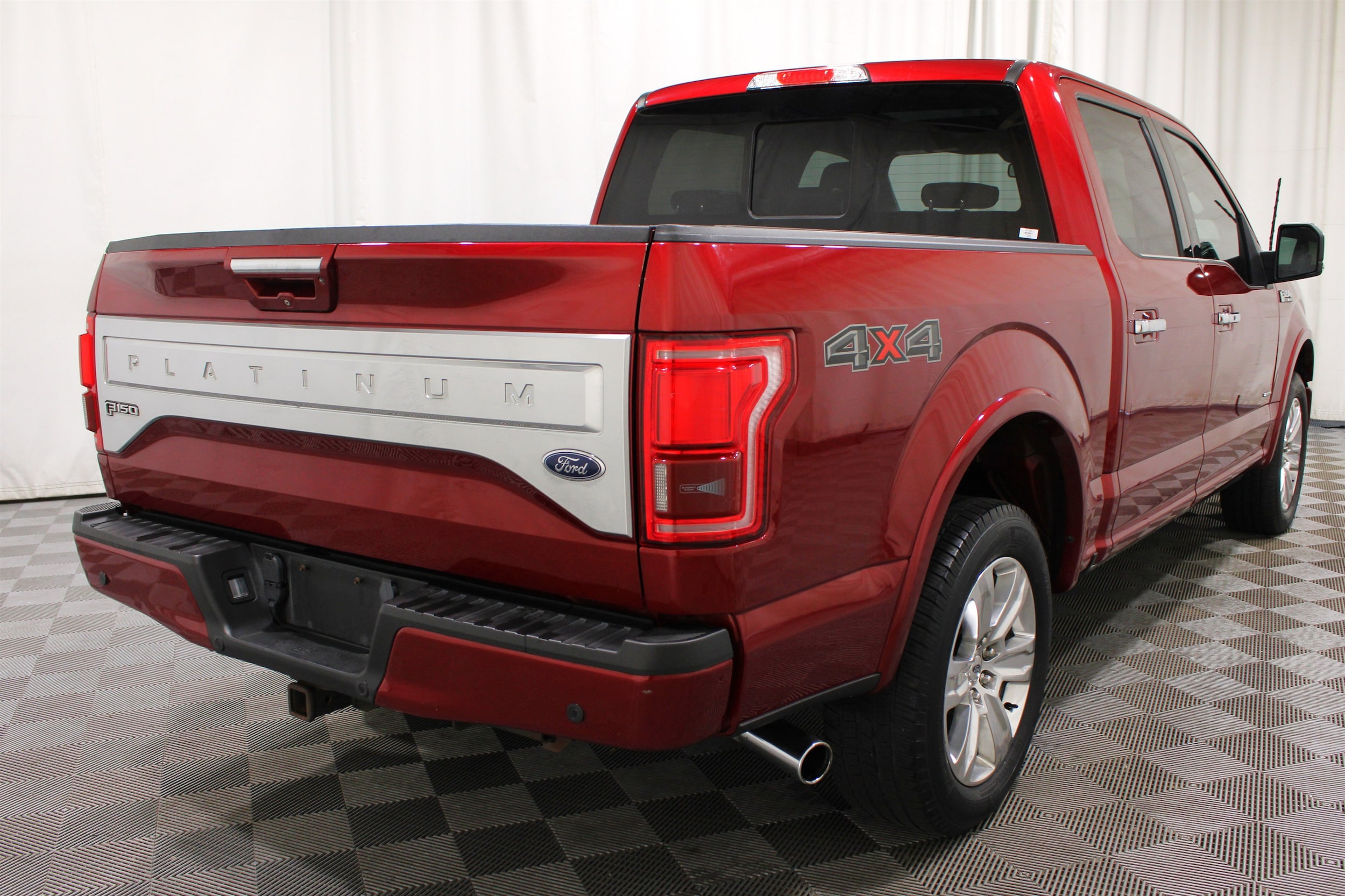2015 Ford F-150 Platinum - Photo 31